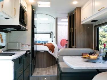 2025 THOR MOTOR COACH EDDIE BAUER 21EB