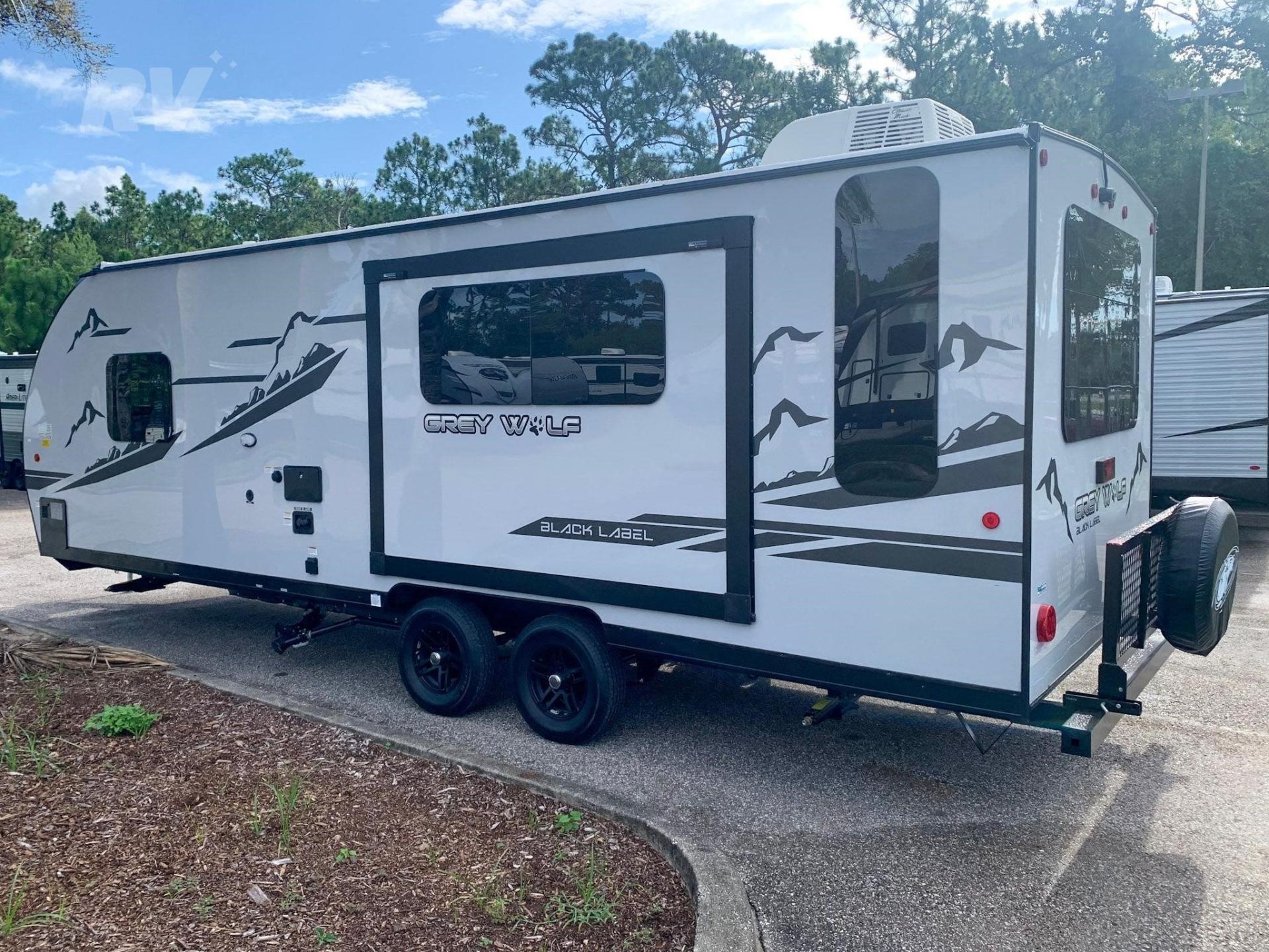 2021 FOREST RIVER CHEROKEE BLACK LABEL 27DBH