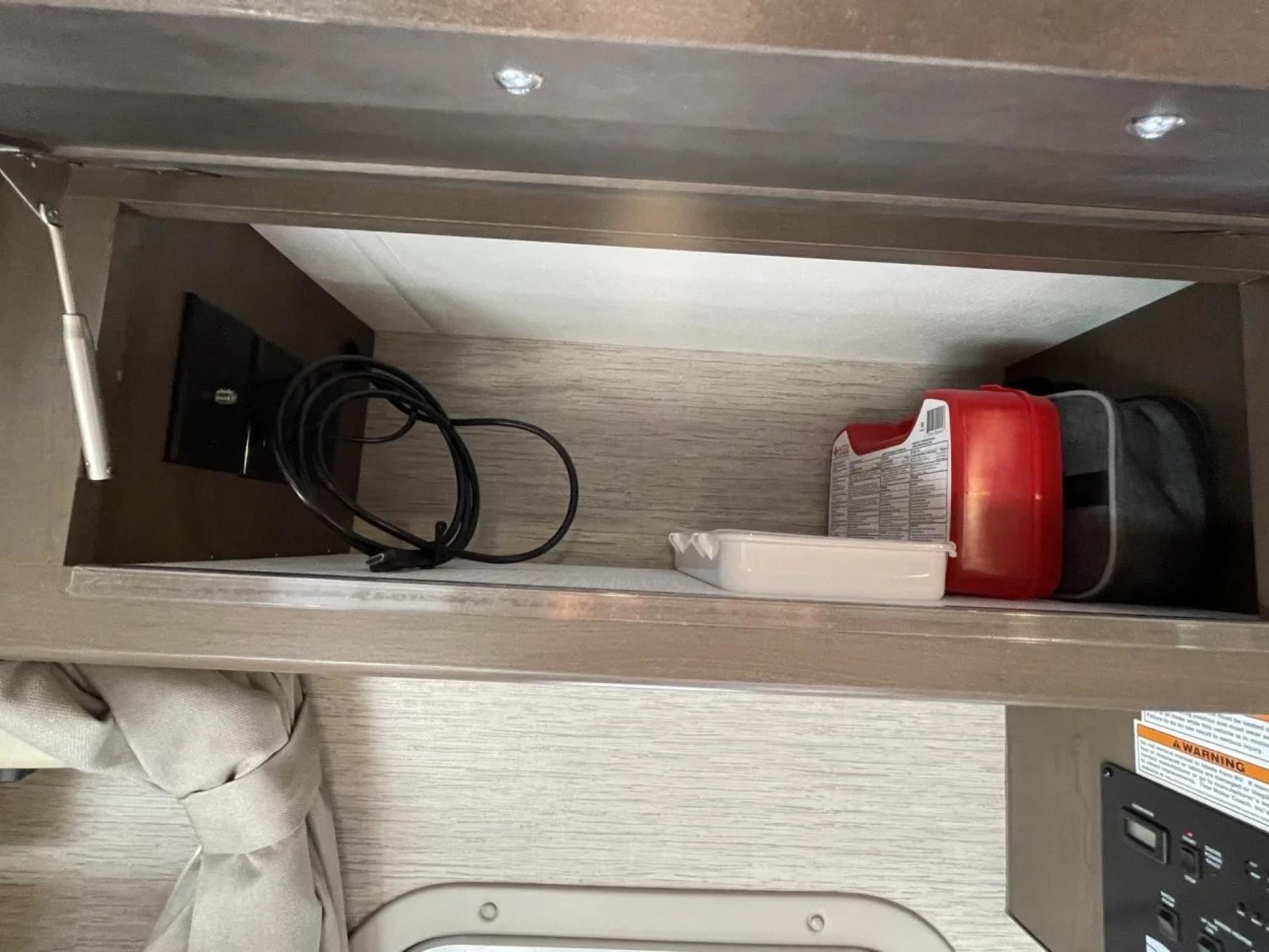 2022 THOR MOTOR COACH CHATEAU 22E