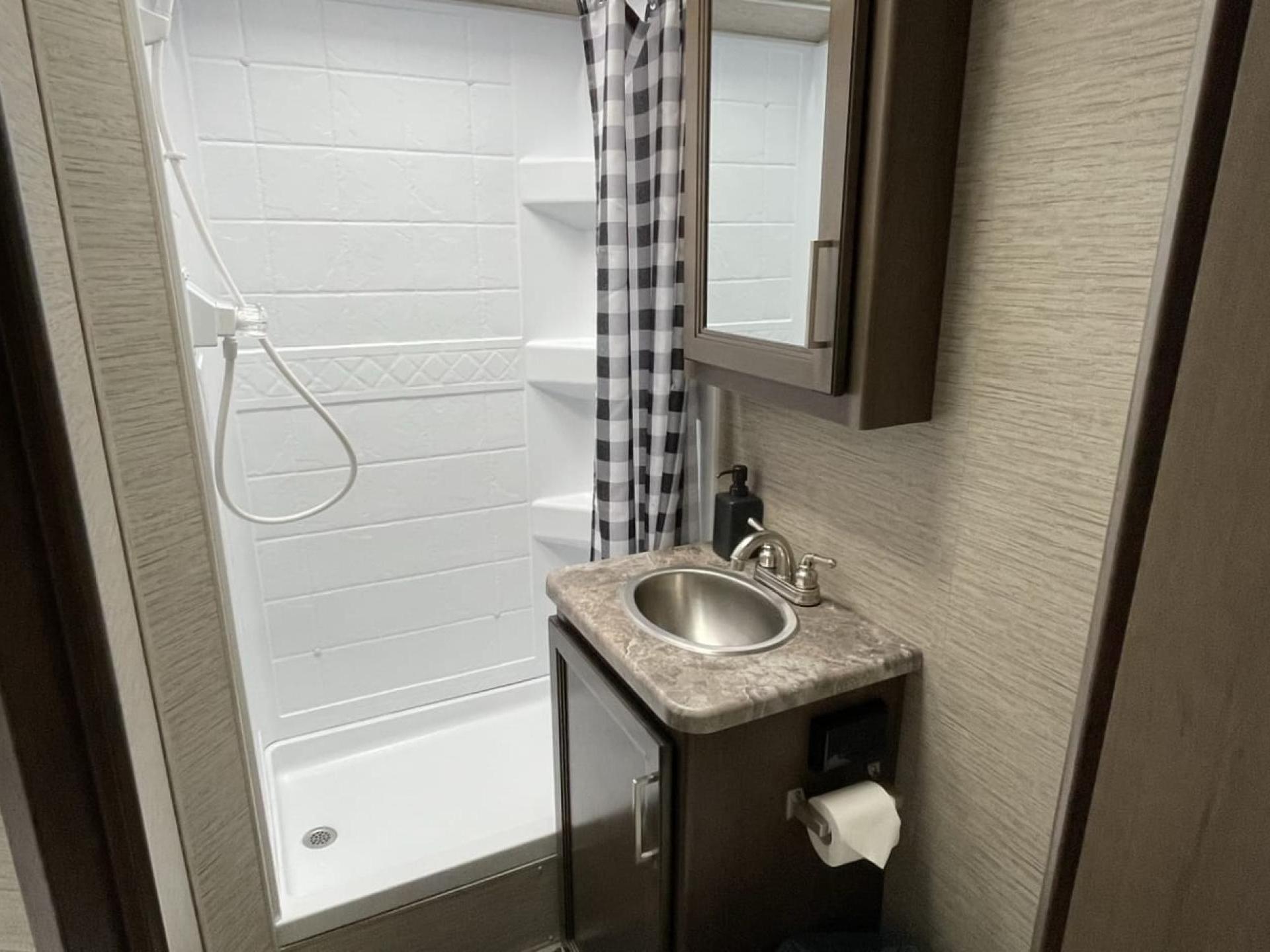2022 THOR MOTOR COACH CHATEAU 22E