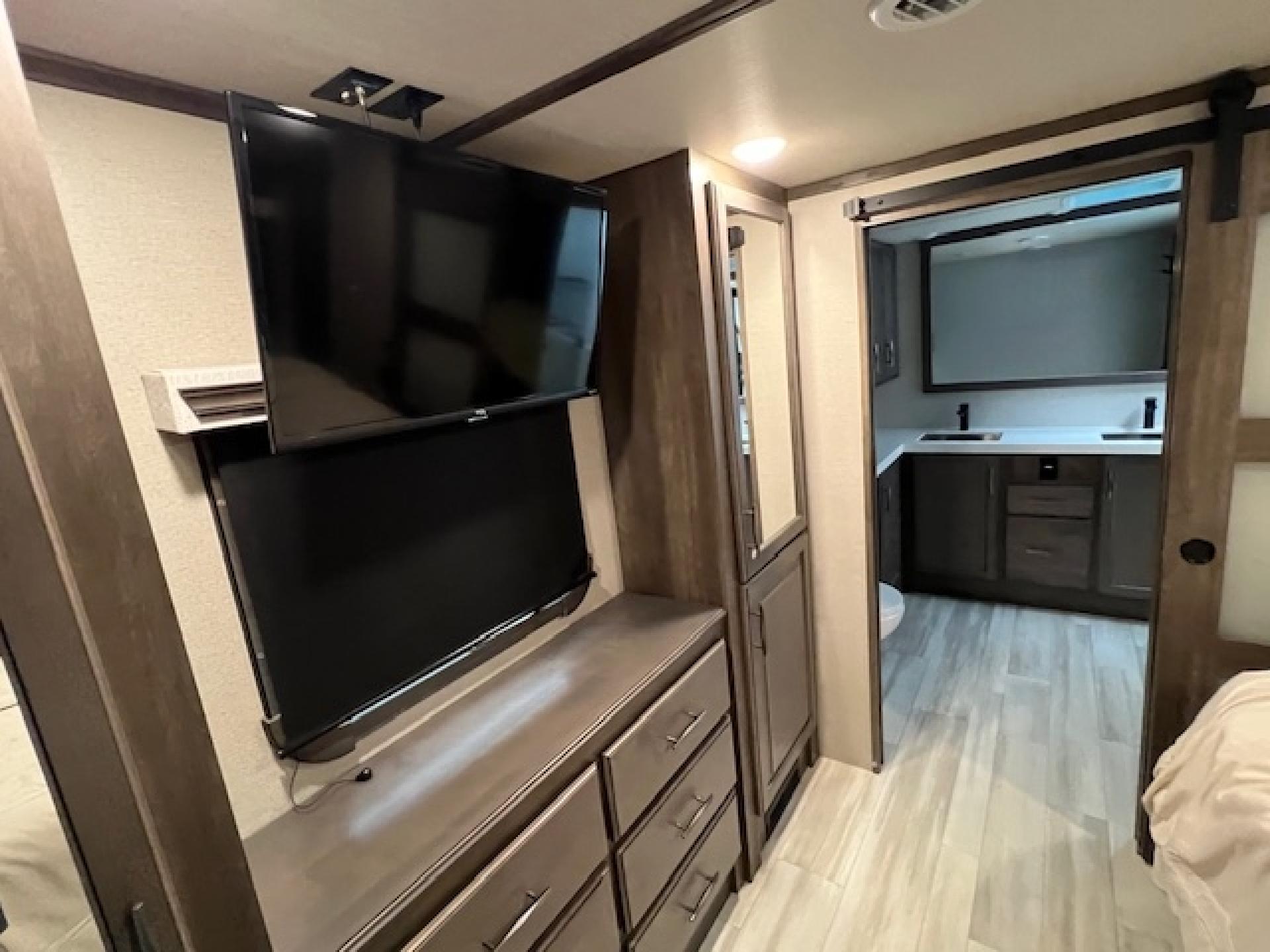 2022 GRAND DESIGN SOLITUDE 380FL