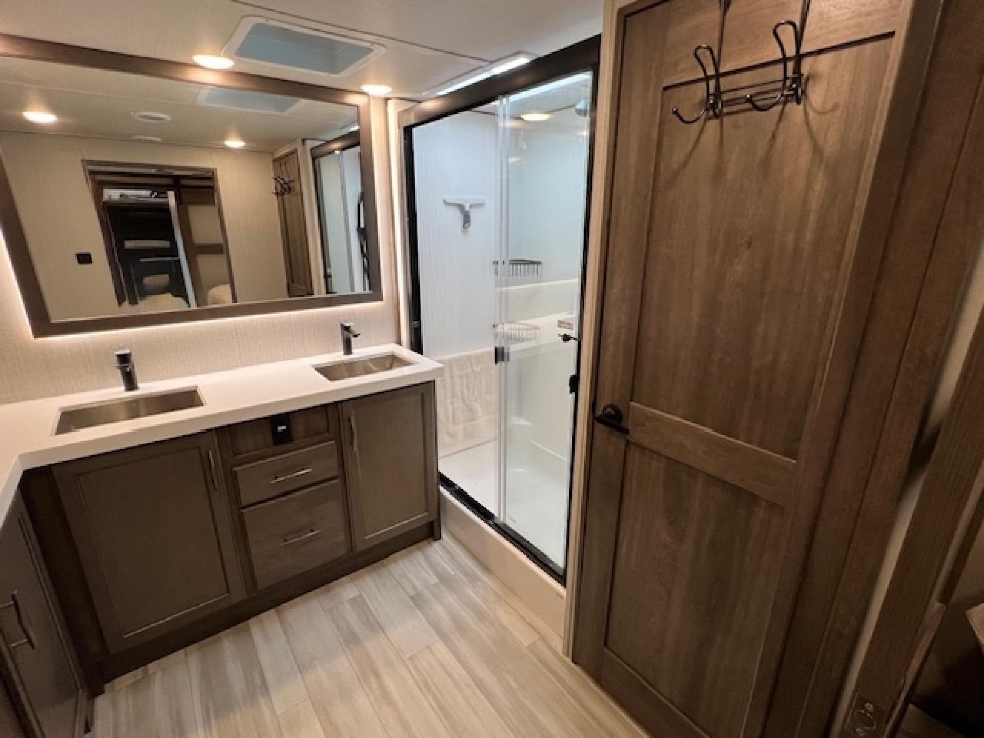2022 GRAND DESIGN SOLITUDE 380FL