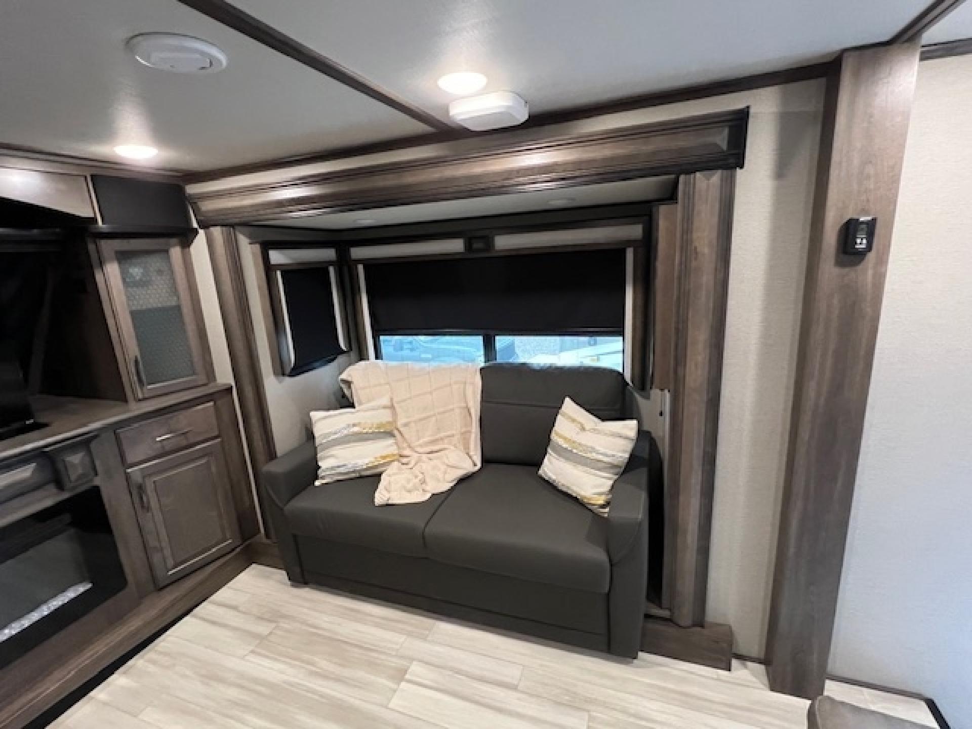 2022 GRAND DESIGN SOLITUDE 380FL