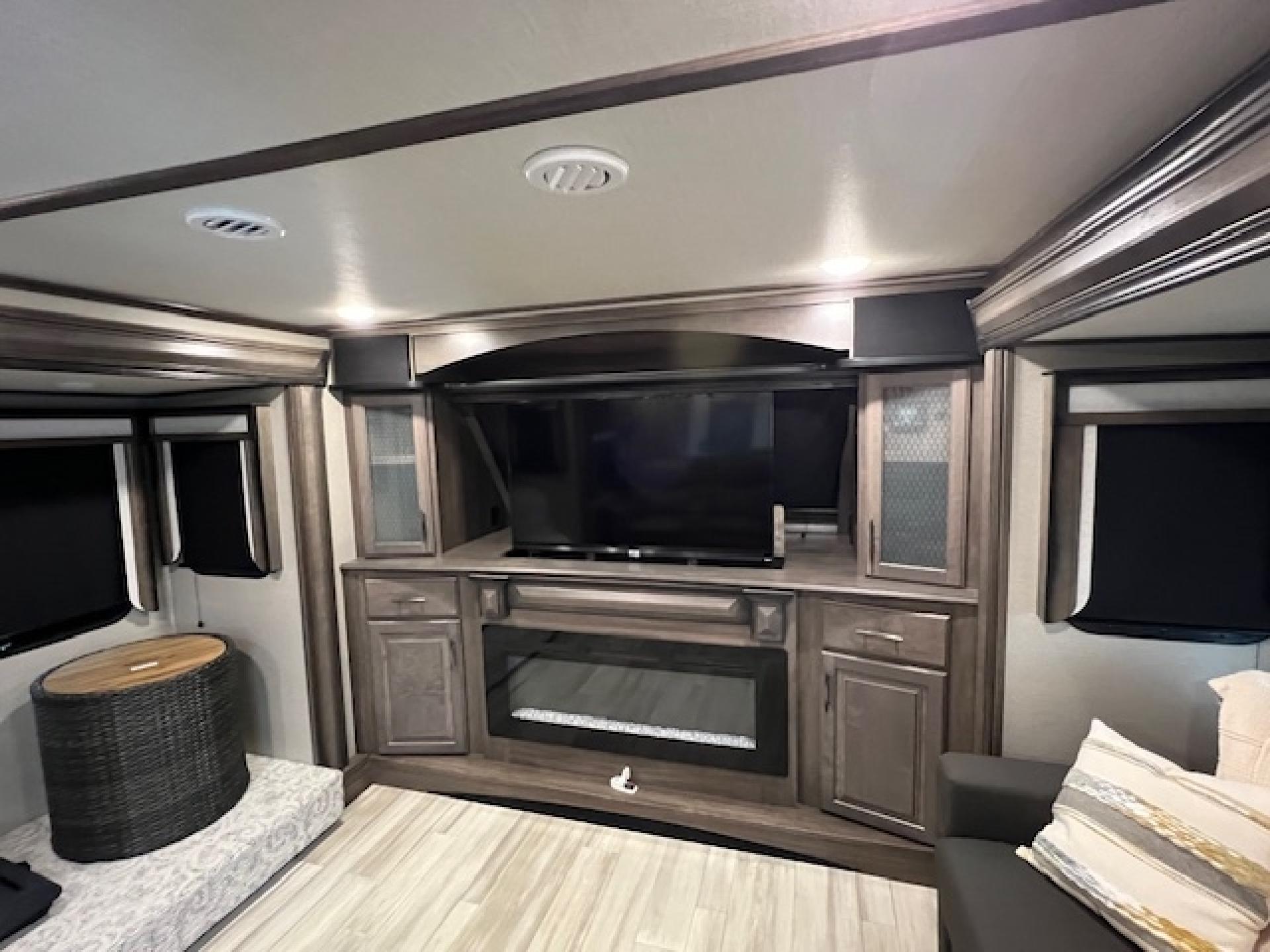 2022 GRAND DESIGN SOLITUDE 380FL