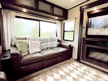 2020 SHASTA PHOENIX 360BH