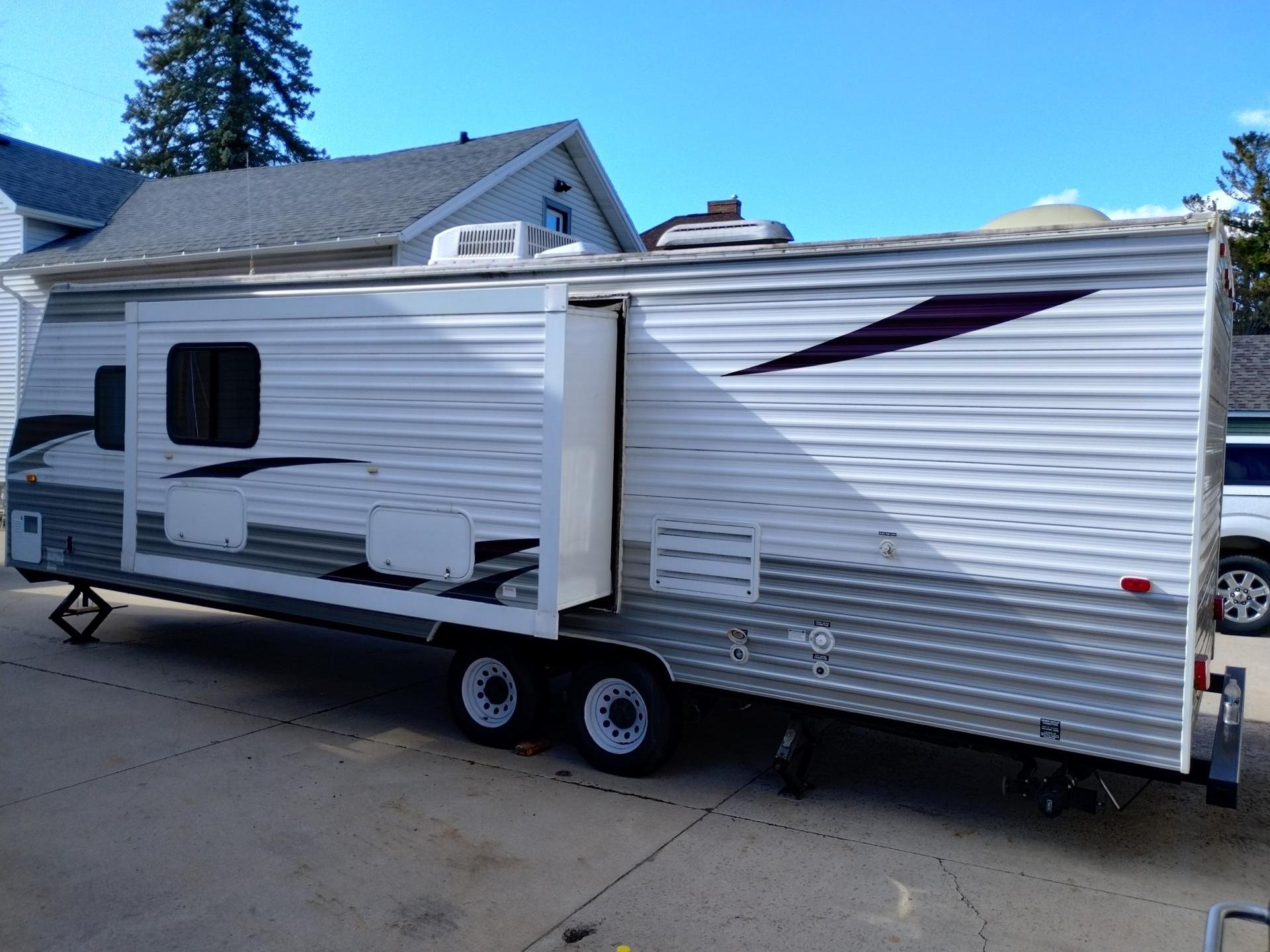 2010 FOREST RIVER GREY WOLF 28BHKS