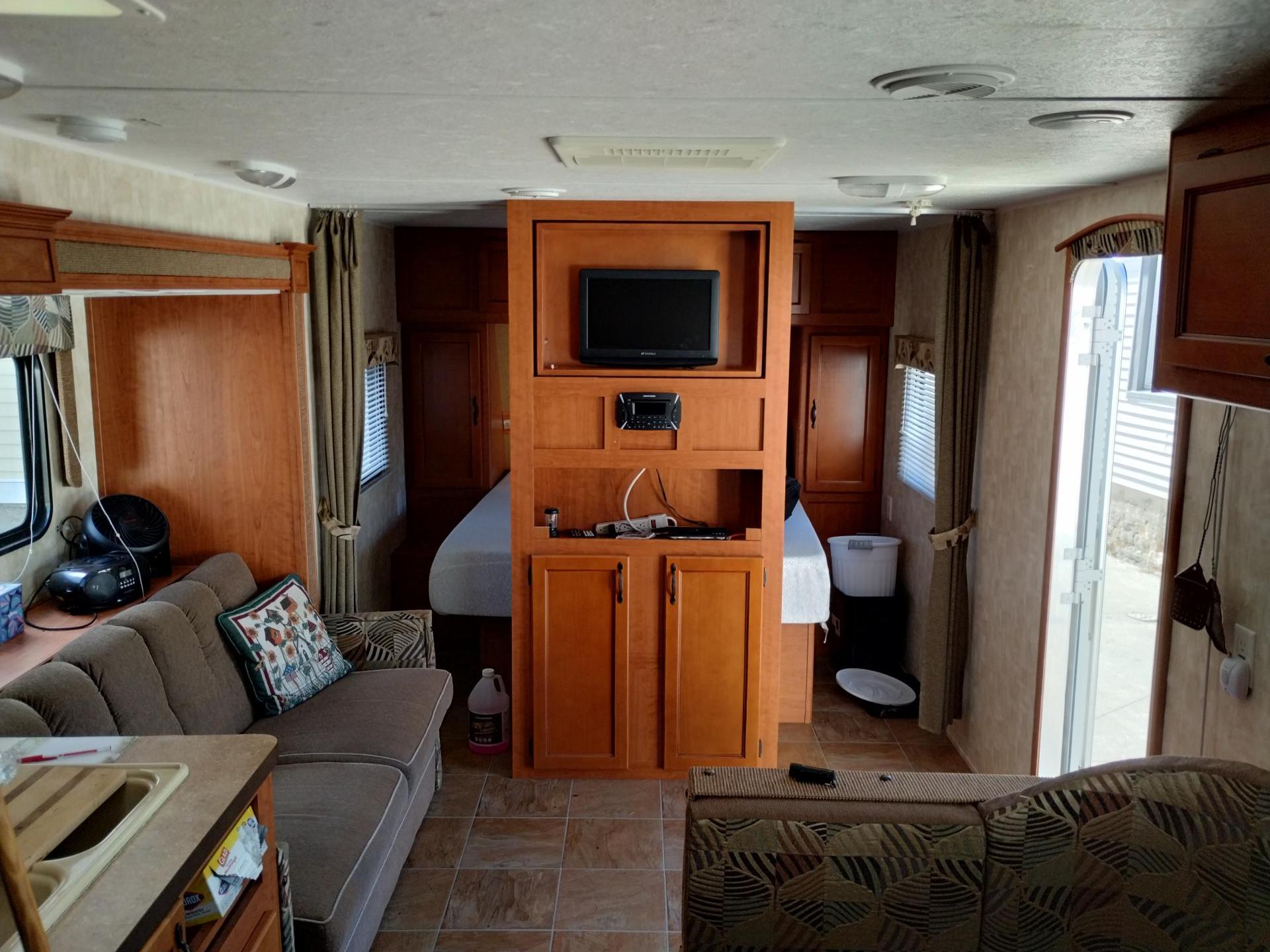 2010 FOREST RIVER GREY WOLF 28BHKS