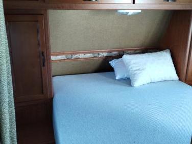 2010 FOREST RIVER GREY WOLF 28BHKS