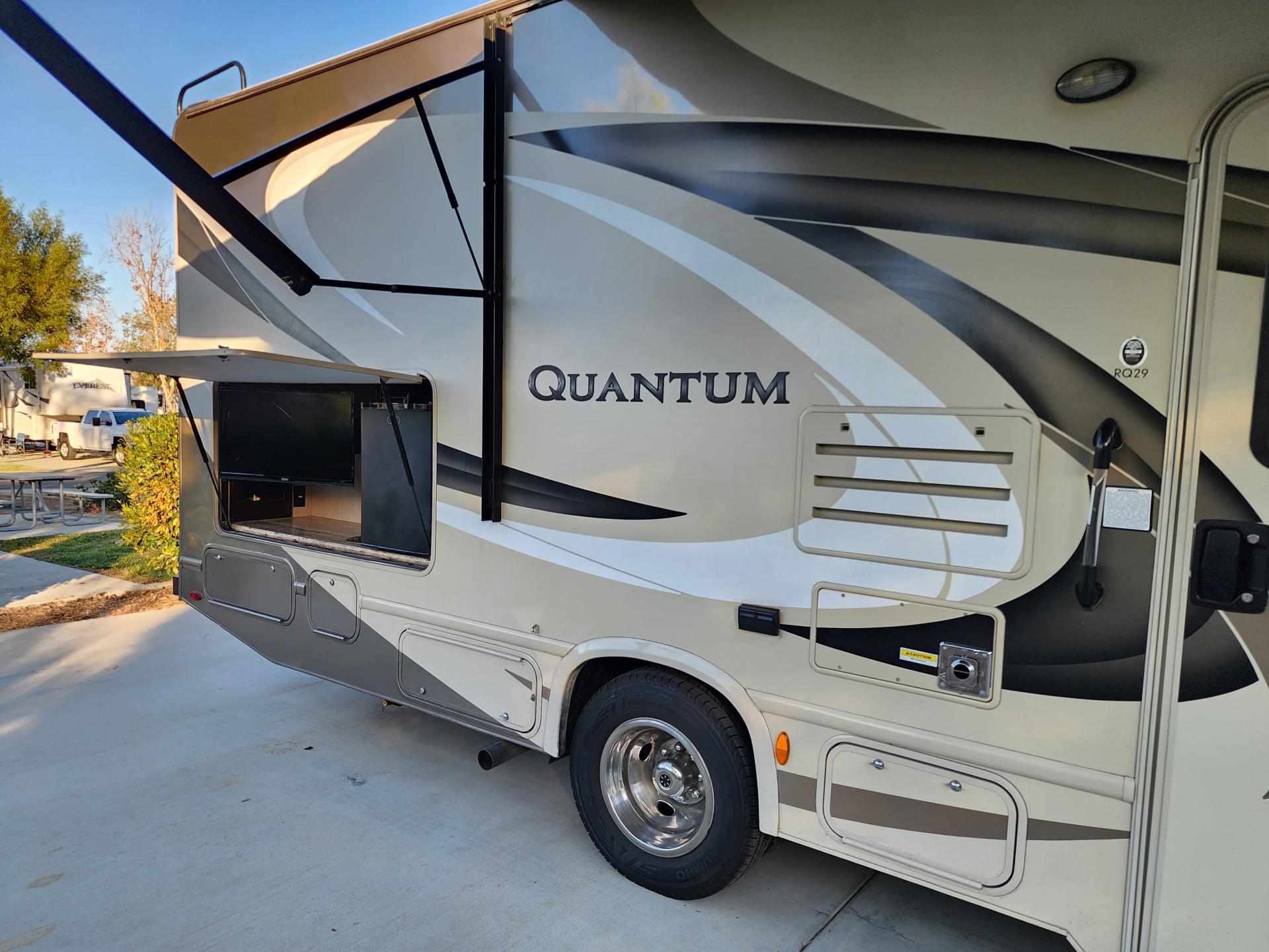 2017 THOR MOTOR COACH QUANTUM 29RQ