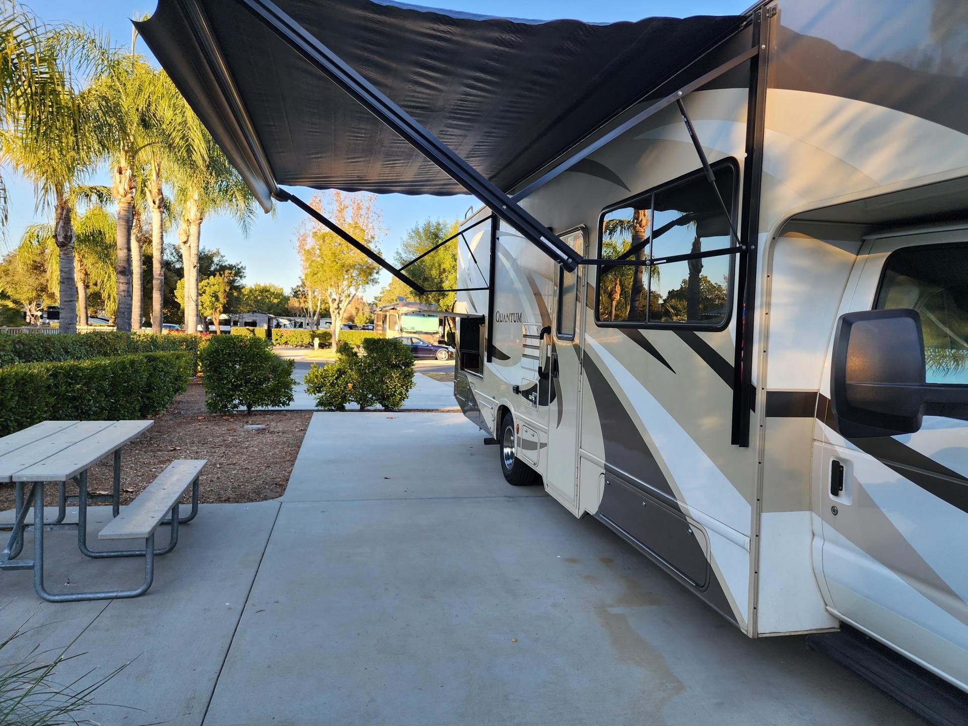 2017 THOR MOTOR COACH QUANTUM 29RQ
