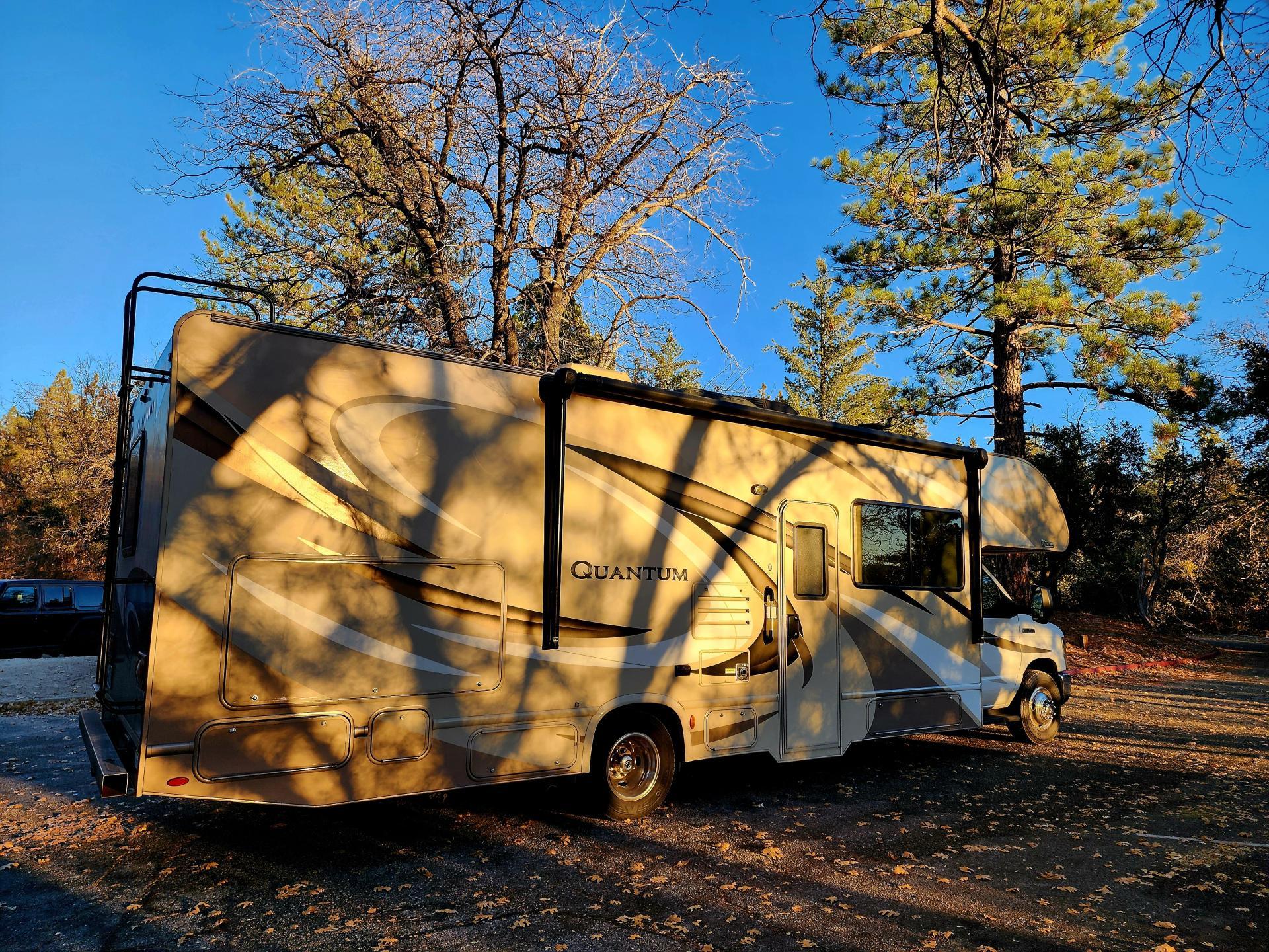 2017 THOR MOTOR COACH QUANTUM 29RQ