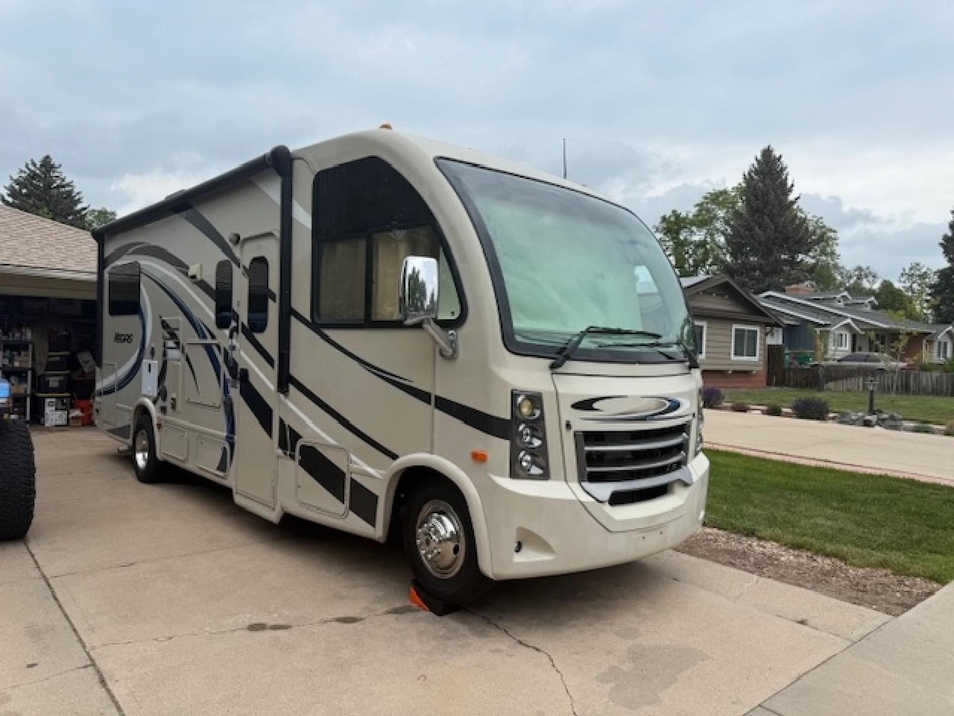 2017 THOR MOTOR COACH VEGAS 24.1