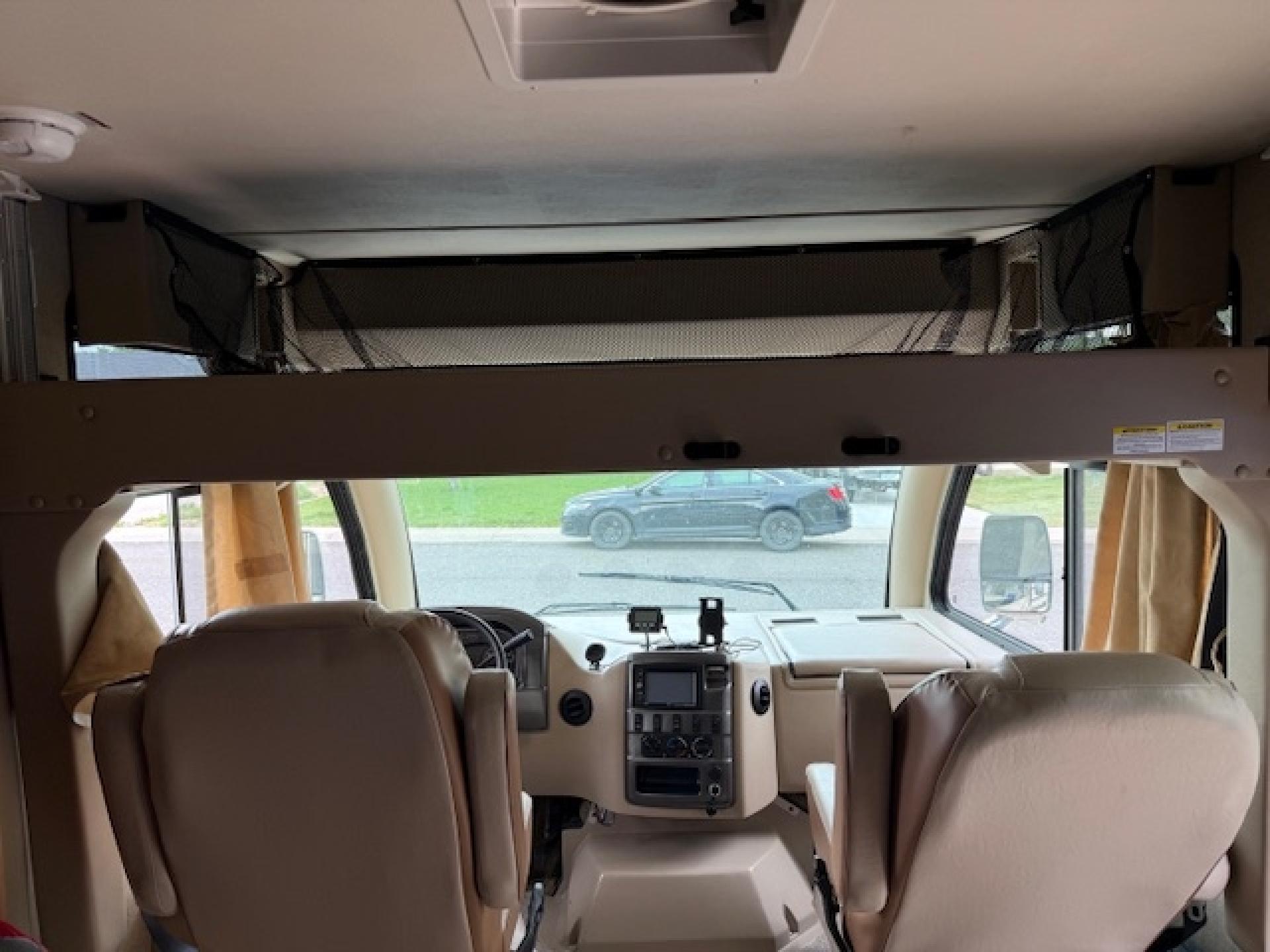 2017 THOR MOTOR COACH VEGAS 24.1