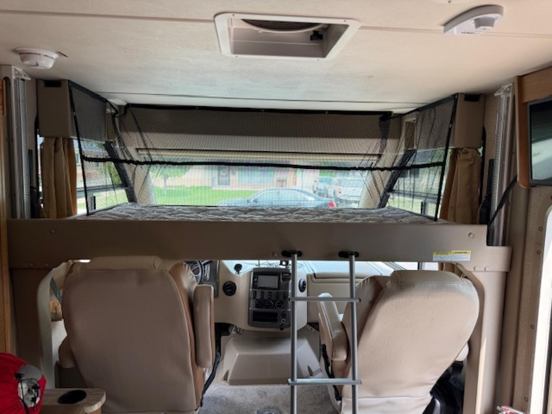 2017 THOR MOTOR COACH VEGAS 24.1