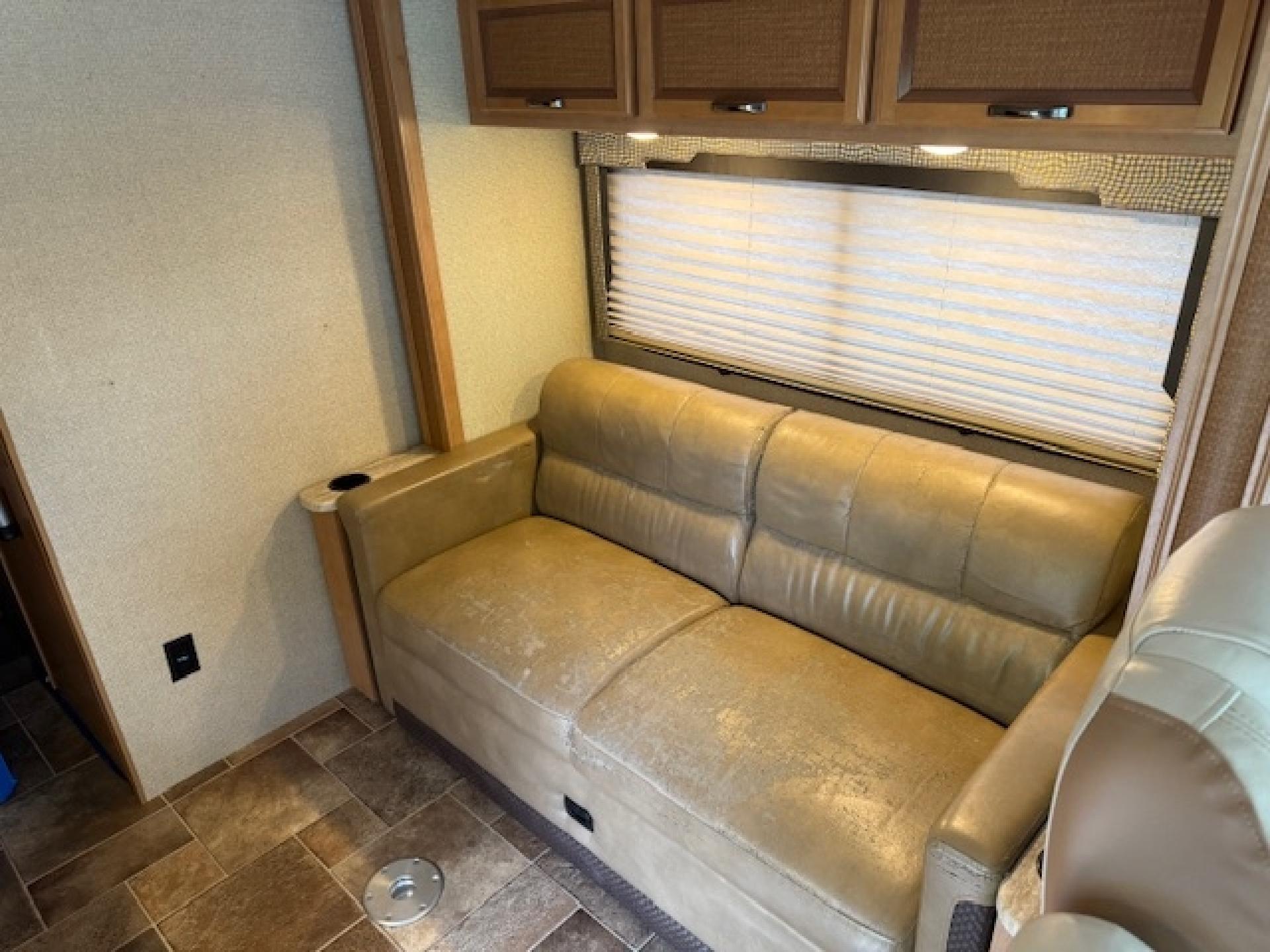 2017 THOR MOTOR COACH VEGAS 24.1