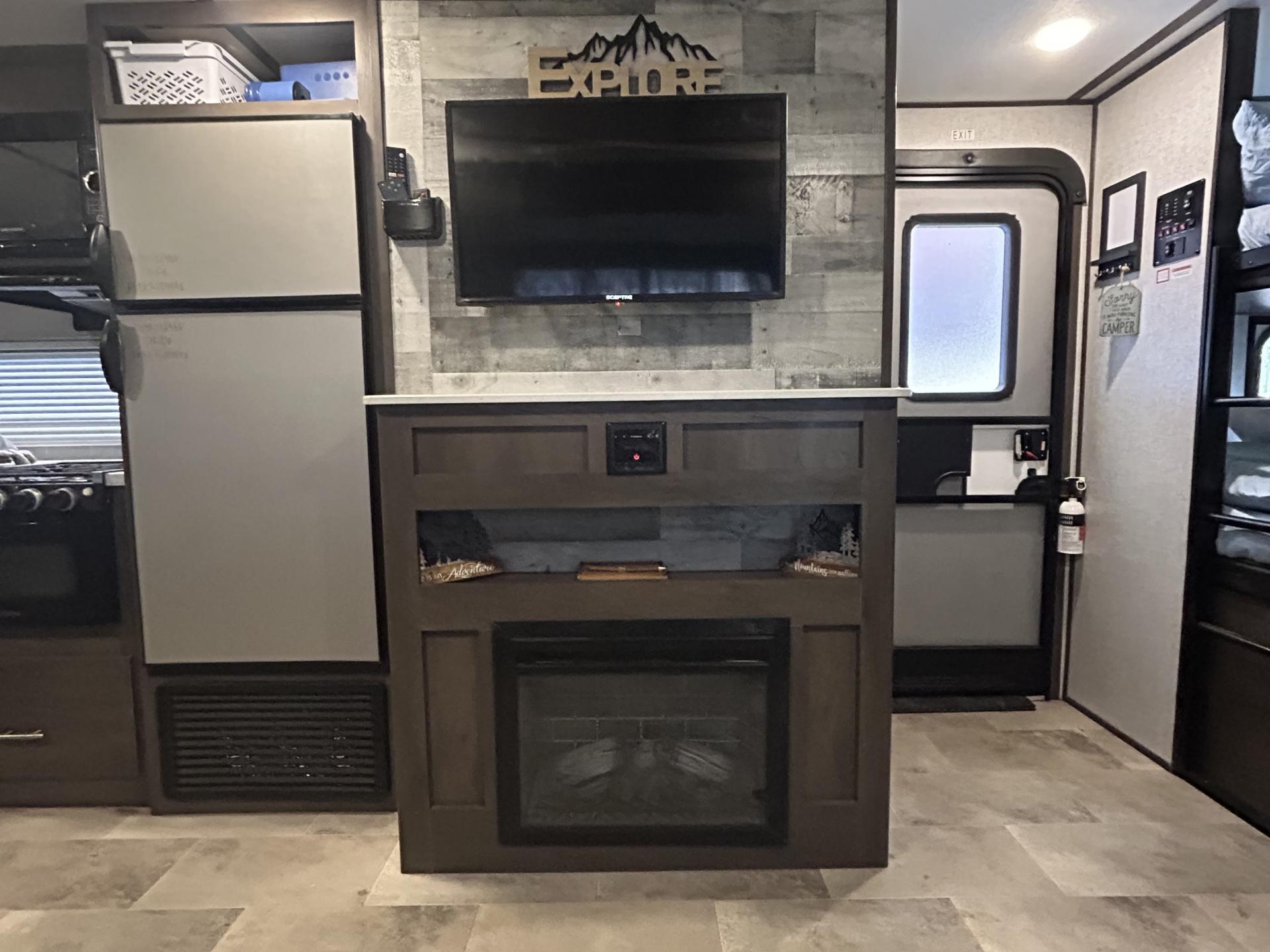 2021 COLEMAN COLEMAN LANTERN 24BH