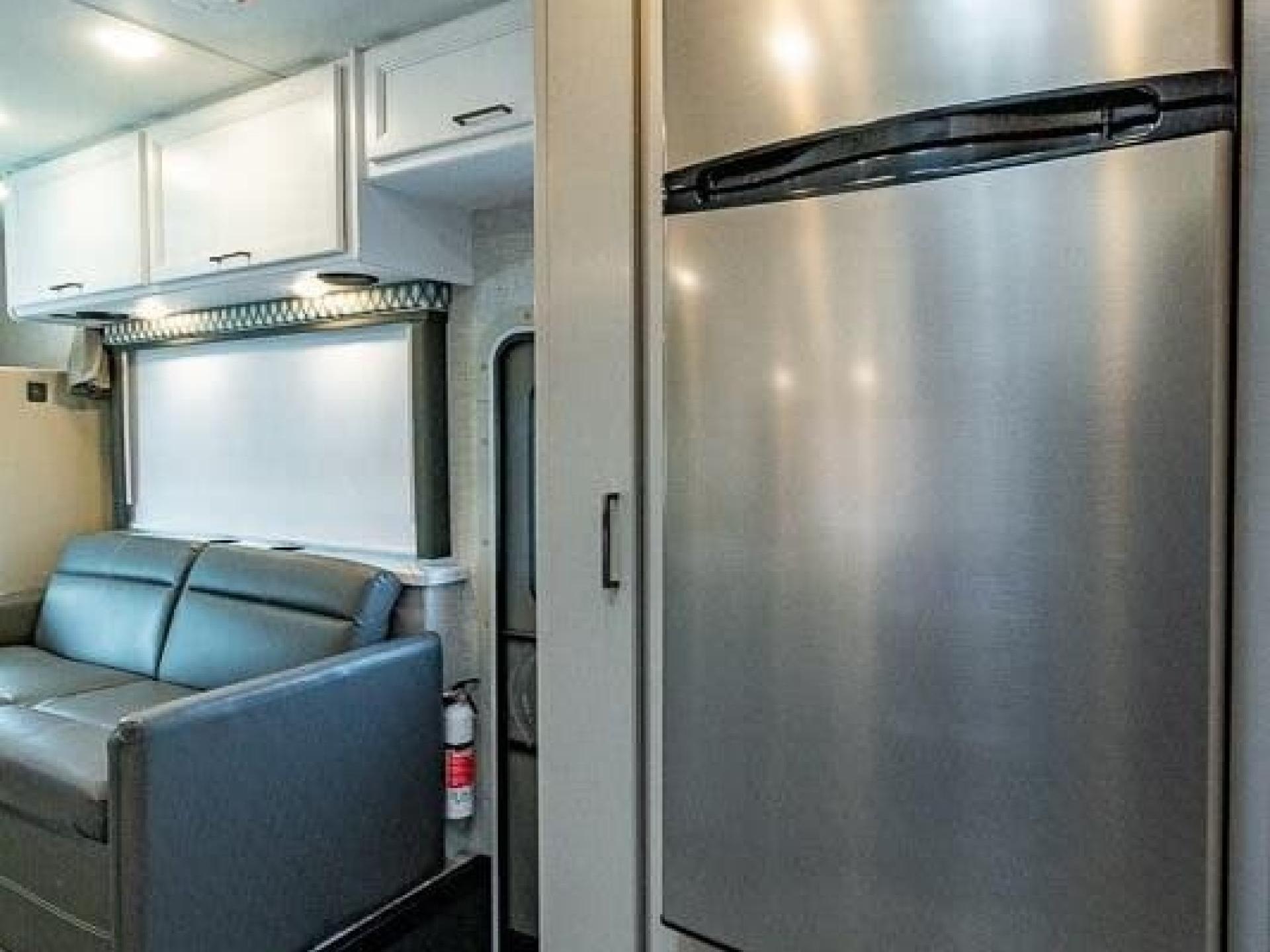 2025 THOR MOTOR COACH Geneva 31VT