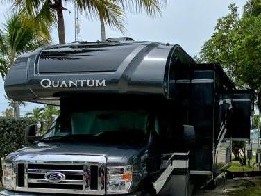 2022 THOR MOTOR COACH QUANTUM KW29