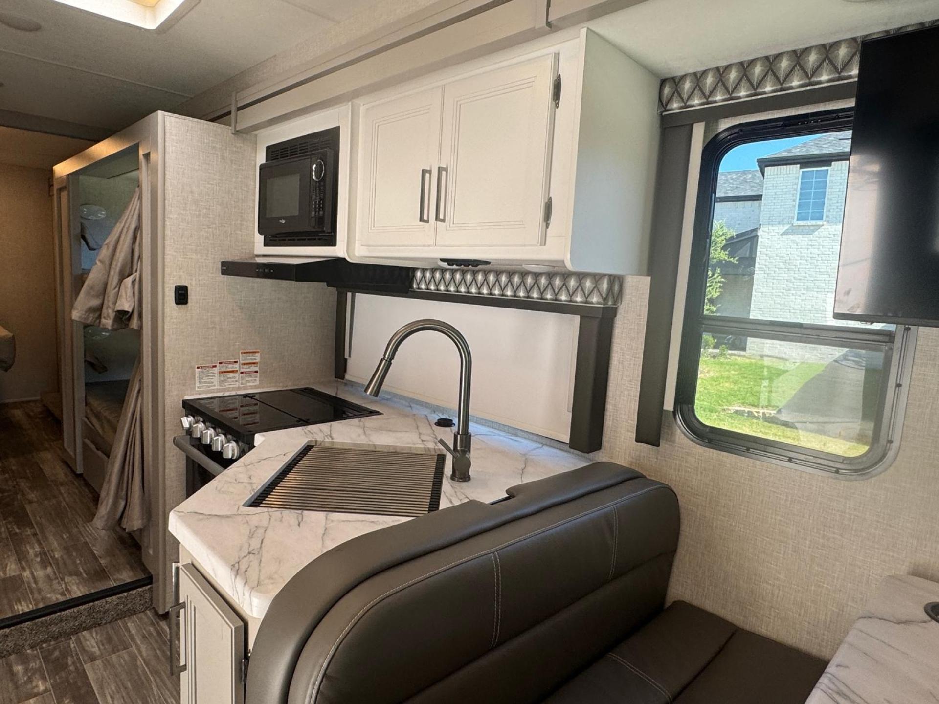 2025 THOR MOTOR COACH Geneva 31VT