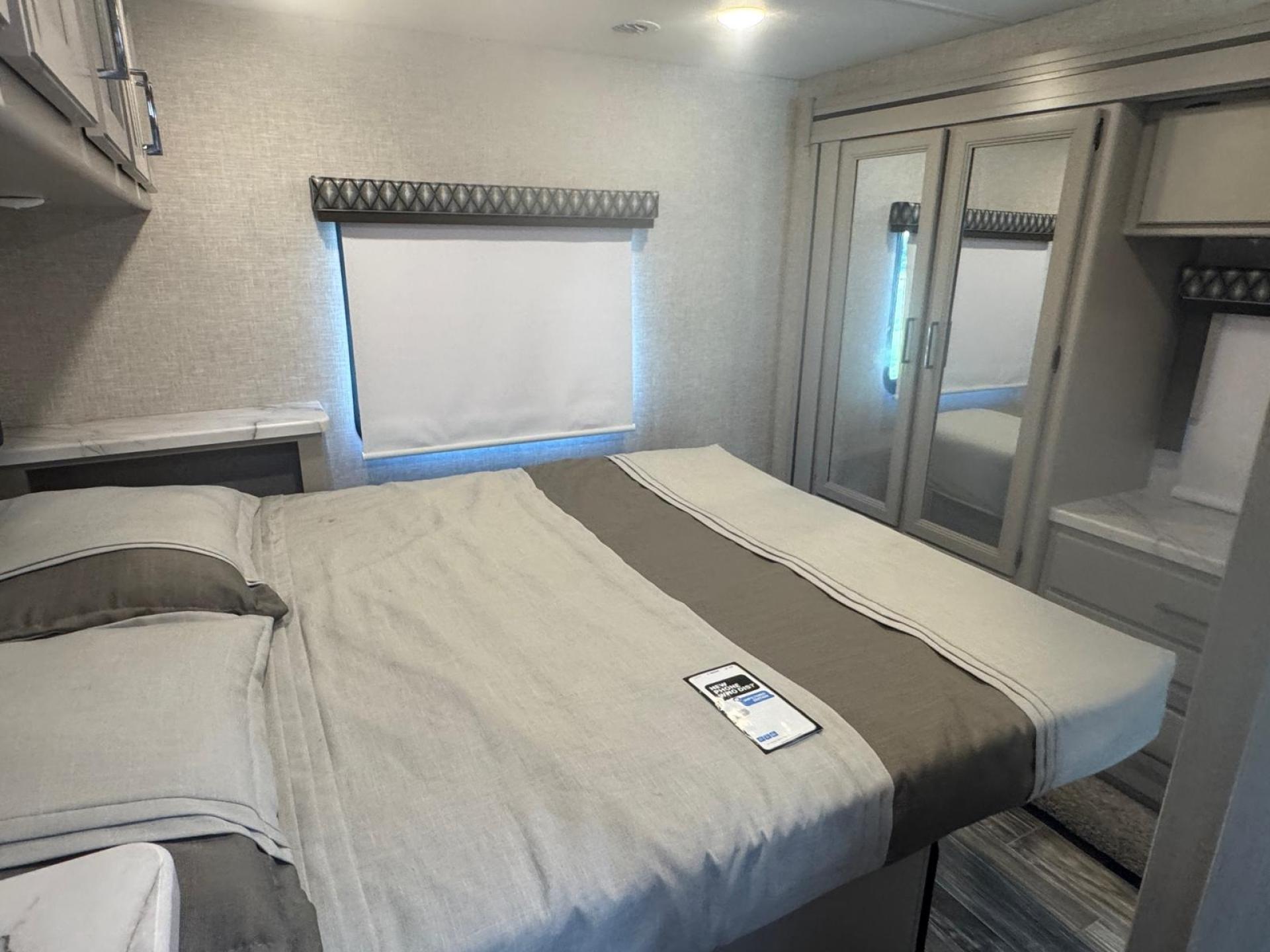 2025 THOR MOTOR COACH Geneva 31VT