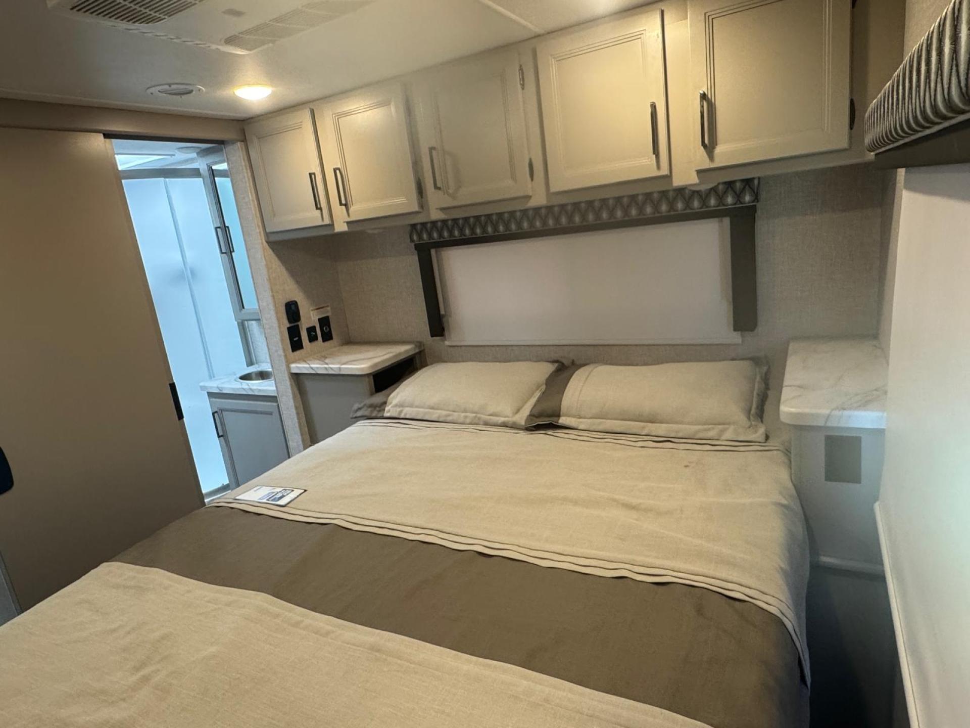 2025 THOR MOTOR COACH Geneva 31VT