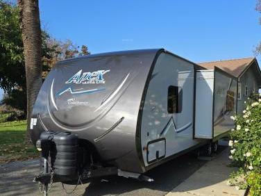 2017 COACHMEN APEX 258RKS