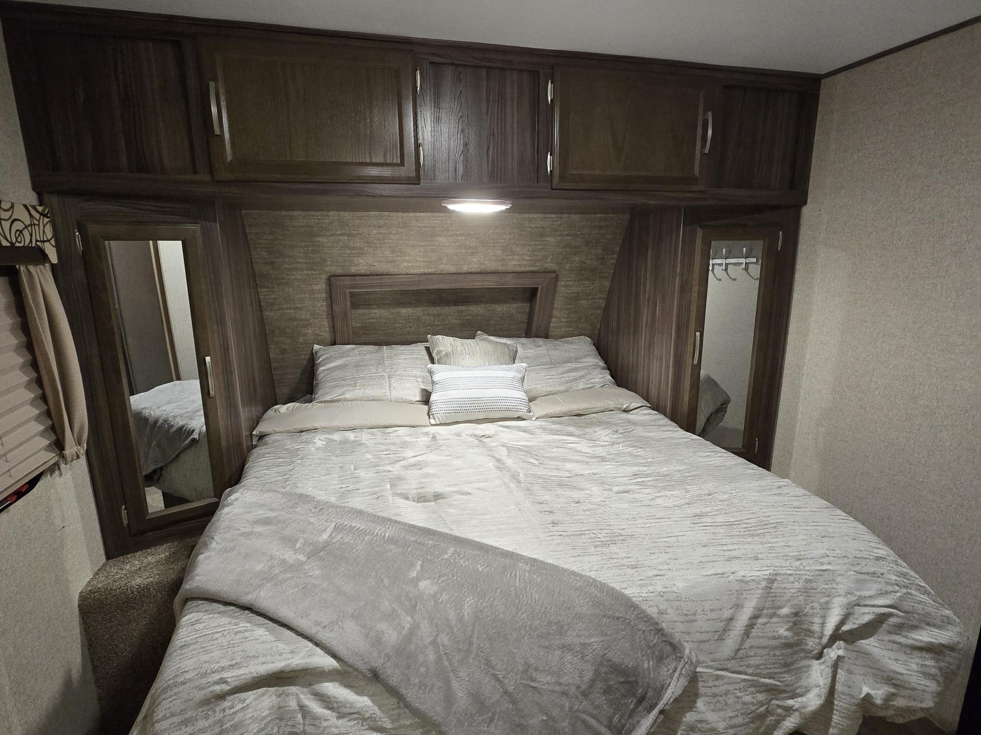 2017 COACHMEN APEX 258RKS