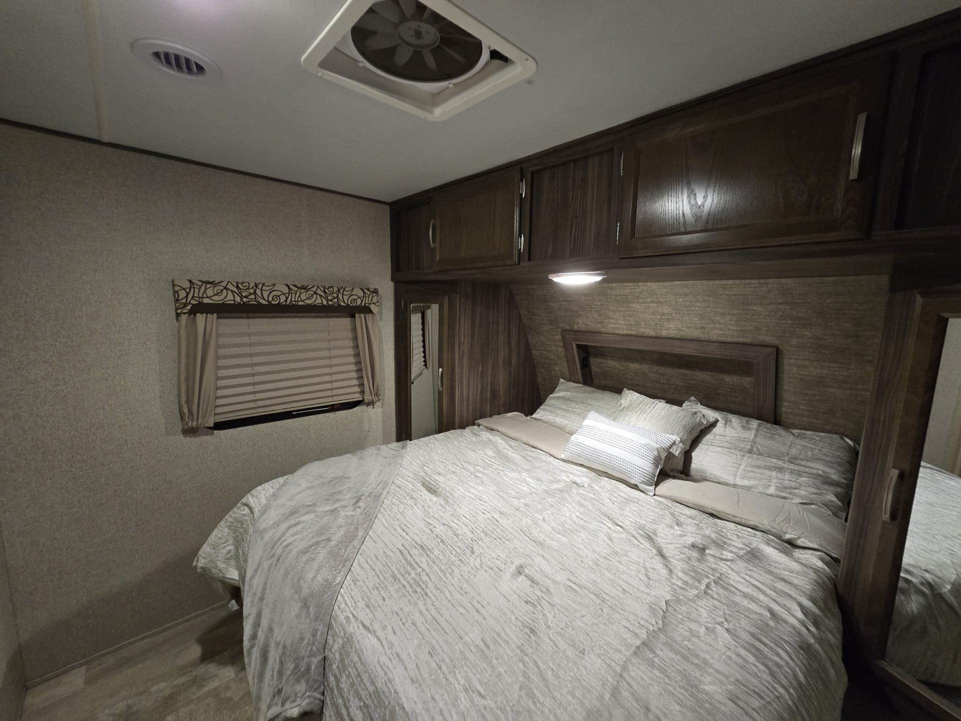 2017 COACHMEN APEX 258RKS