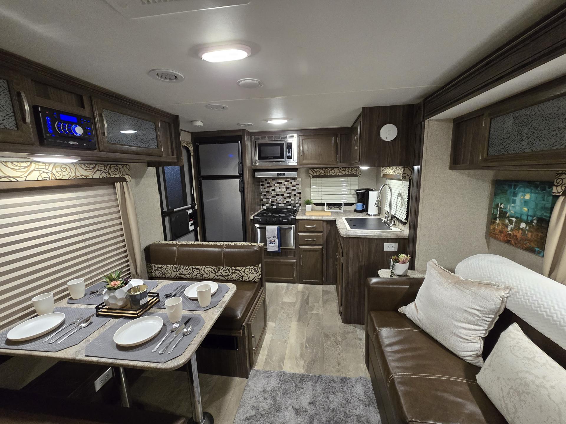 2017 COACHMEN APEX 258RKS