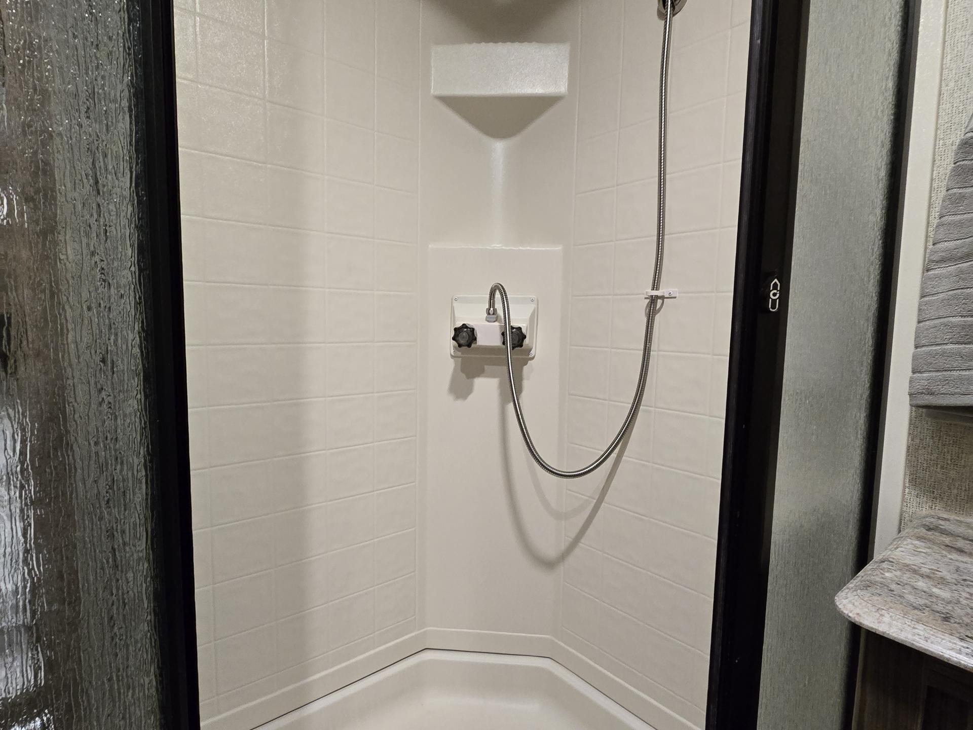 2017 COACHMEN APEX 258RKS