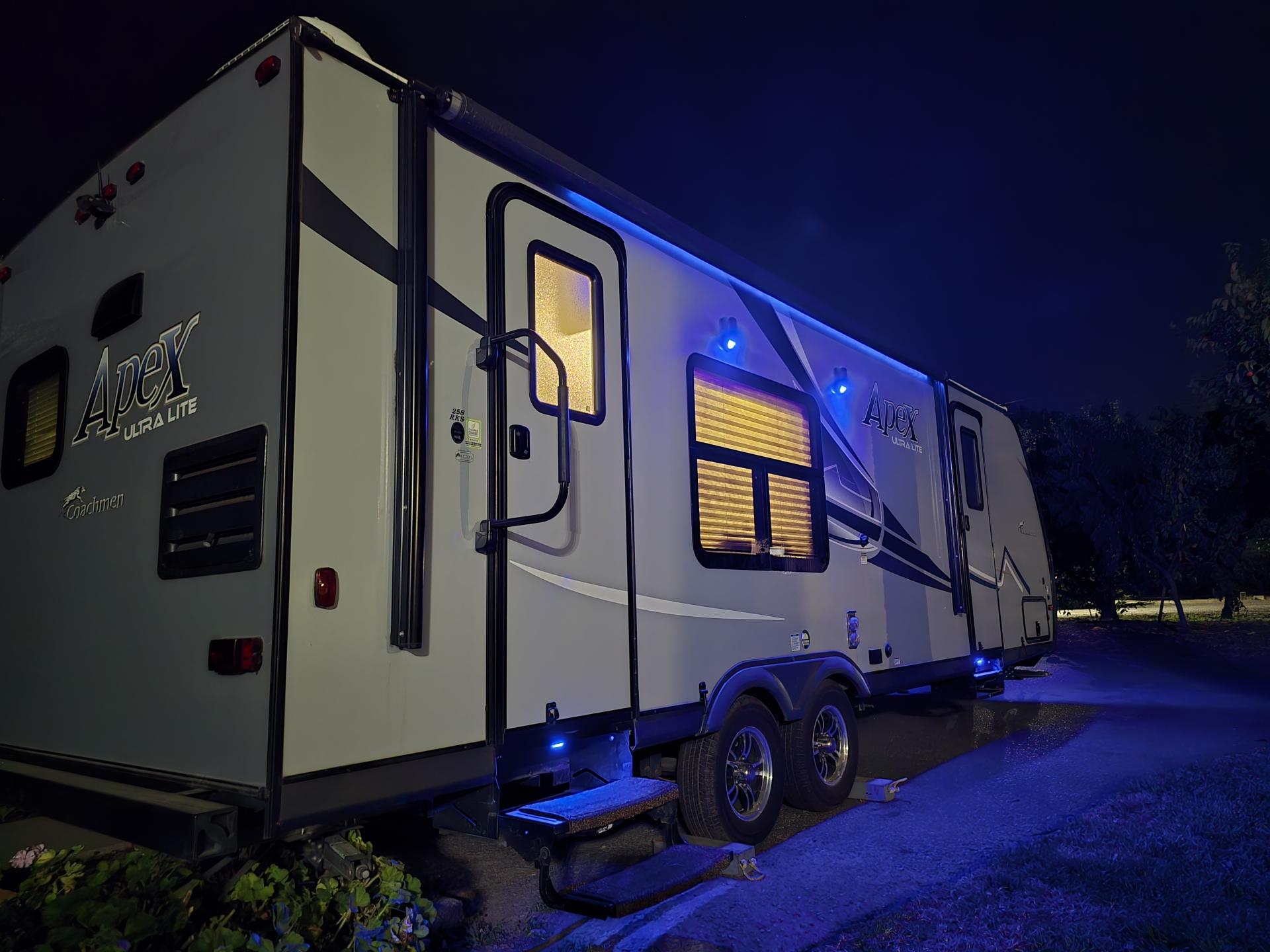 2017 COACHMEN APEX 258RKS