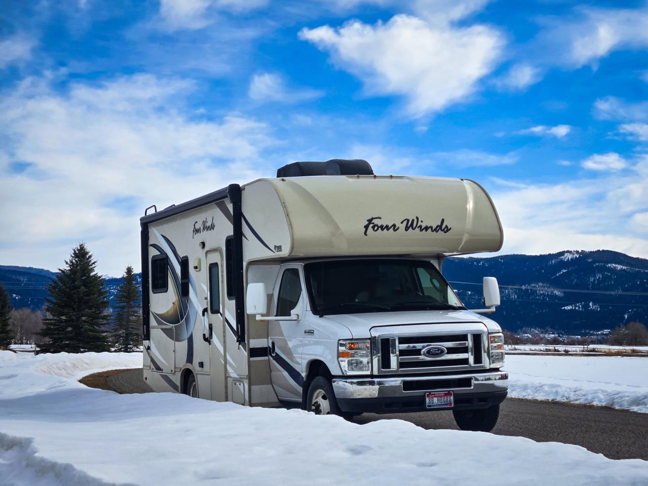 2018 THOR MOTOR COACH FOUR WINDS 23U