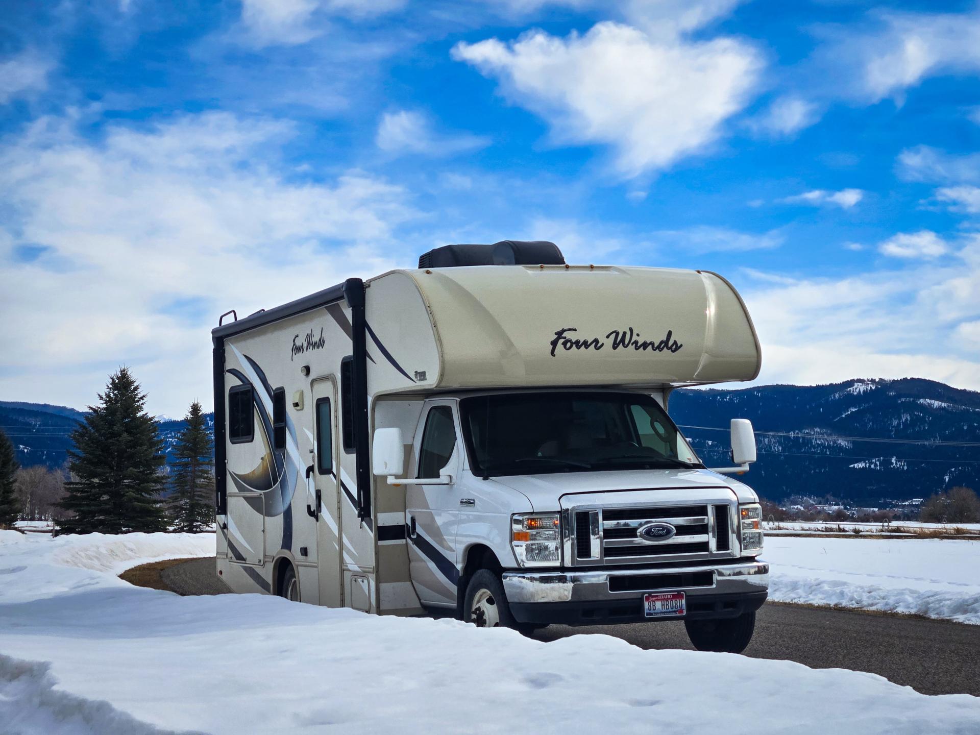 2018 THOR MOTOR COACH FOUR WINDS 23U