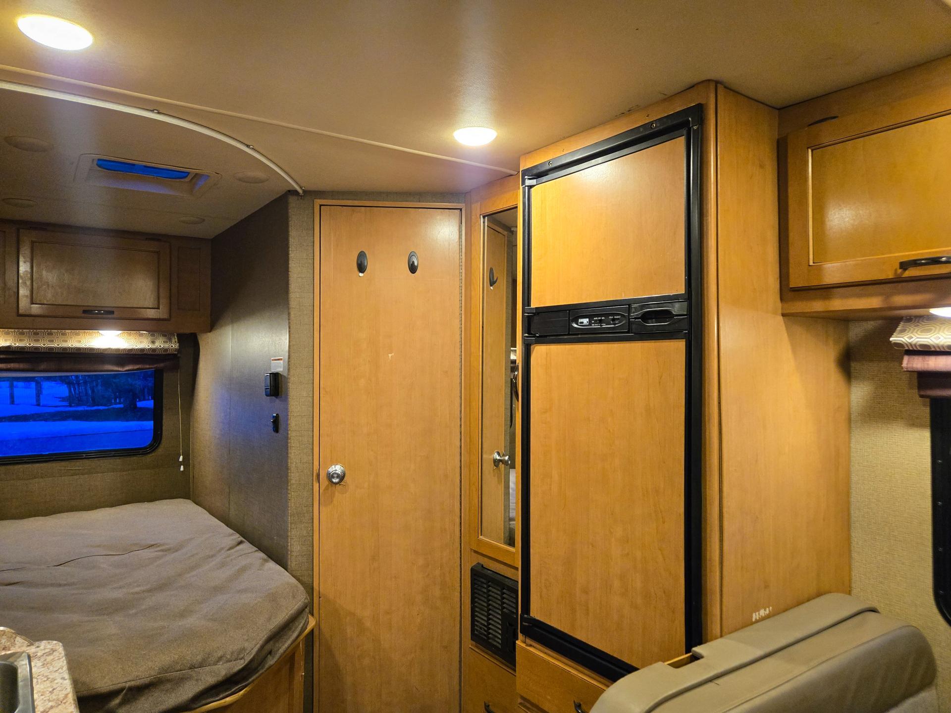 2018 THOR MOTOR COACH FOUR WINDS 23U