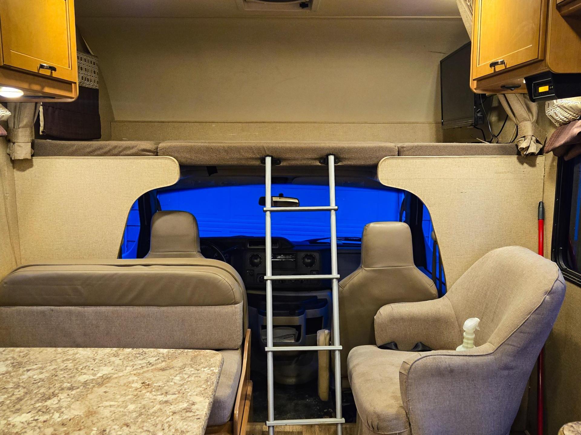 2018 THOR MOTOR COACH FOUR WINDS 23U