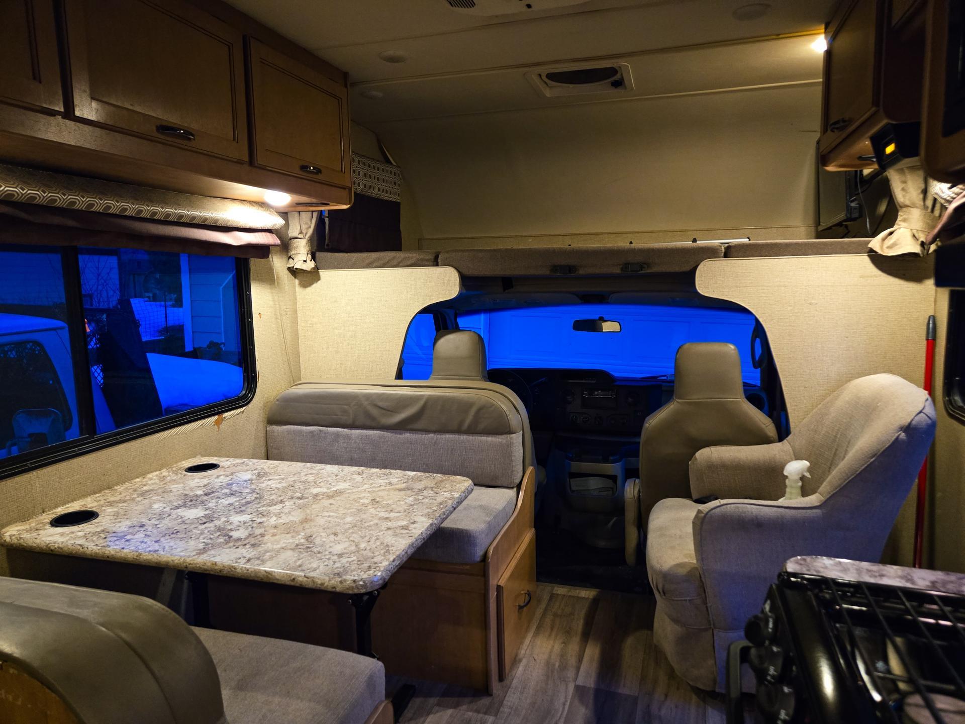 2018 THOR MOTOR COACH FOUR WINDS 23U