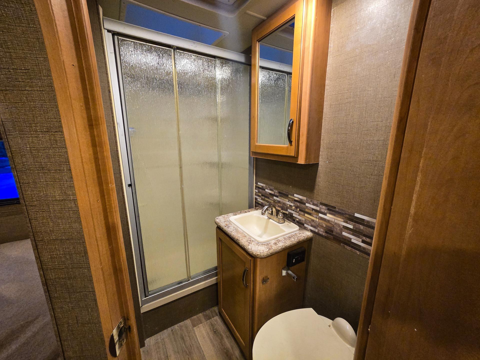 2018 THOR MOTOR COACH FOUR WINDS 23U