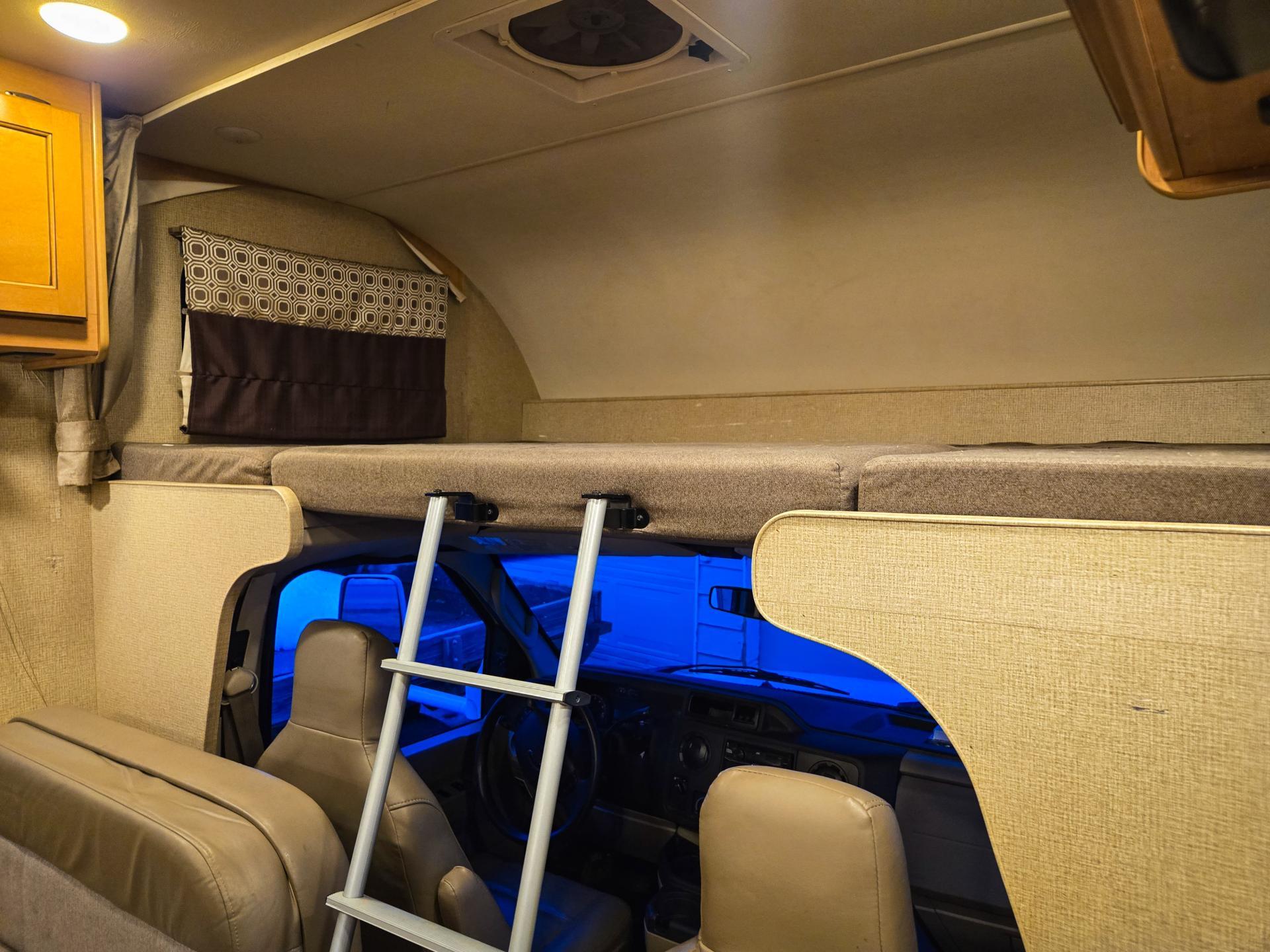2018 THOR MOTOR COACH FOUR WINDS 23U