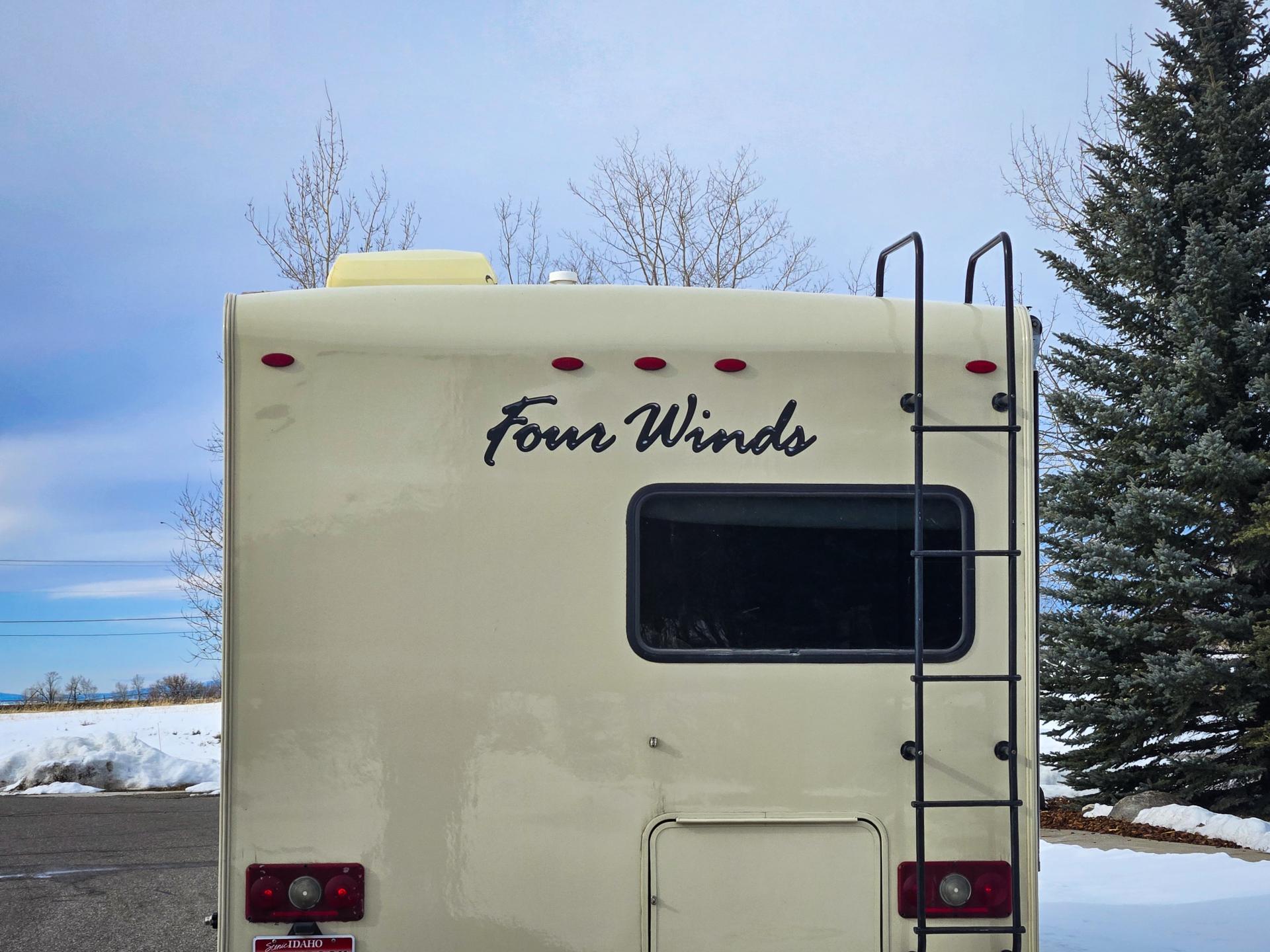 2018 THOR MOTOR COACH FOUR WINDS 23U