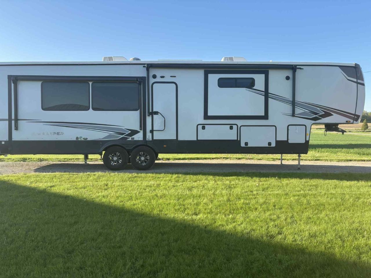 2024 FOREST RIVER SANDPIPER 3800RK