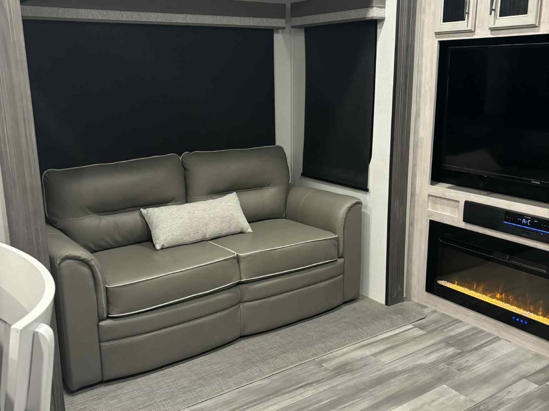 2024 FOREST RIVER SANDPIPER 3800RK