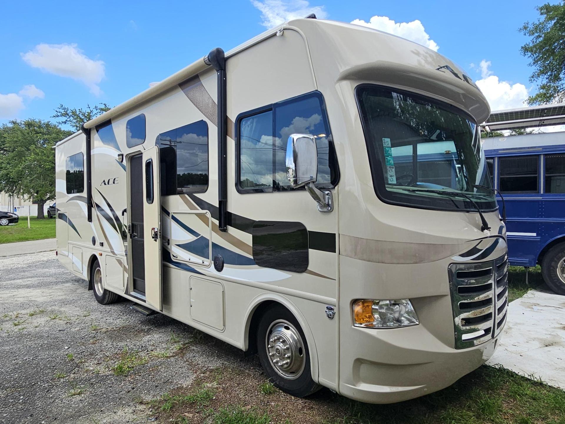 2015 THOR MOTOR COACH ACE 29.2