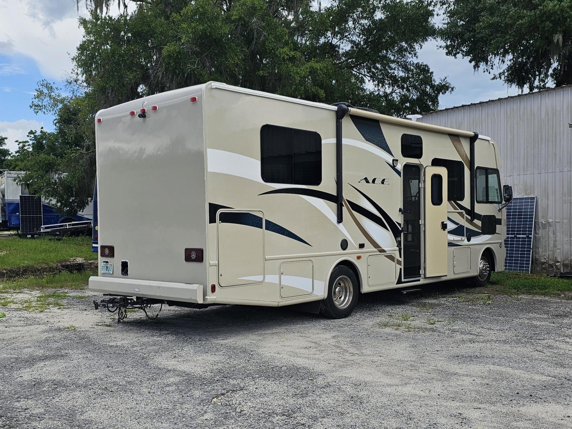 2015 THOR MOTOR COACH ACE 29.2