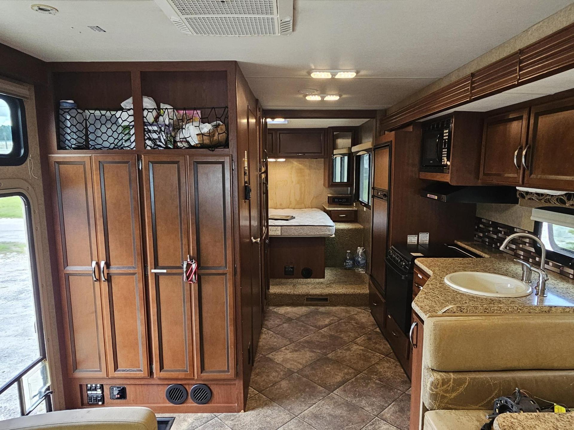 2015 THOR MOTOR COACH ACE 29.2