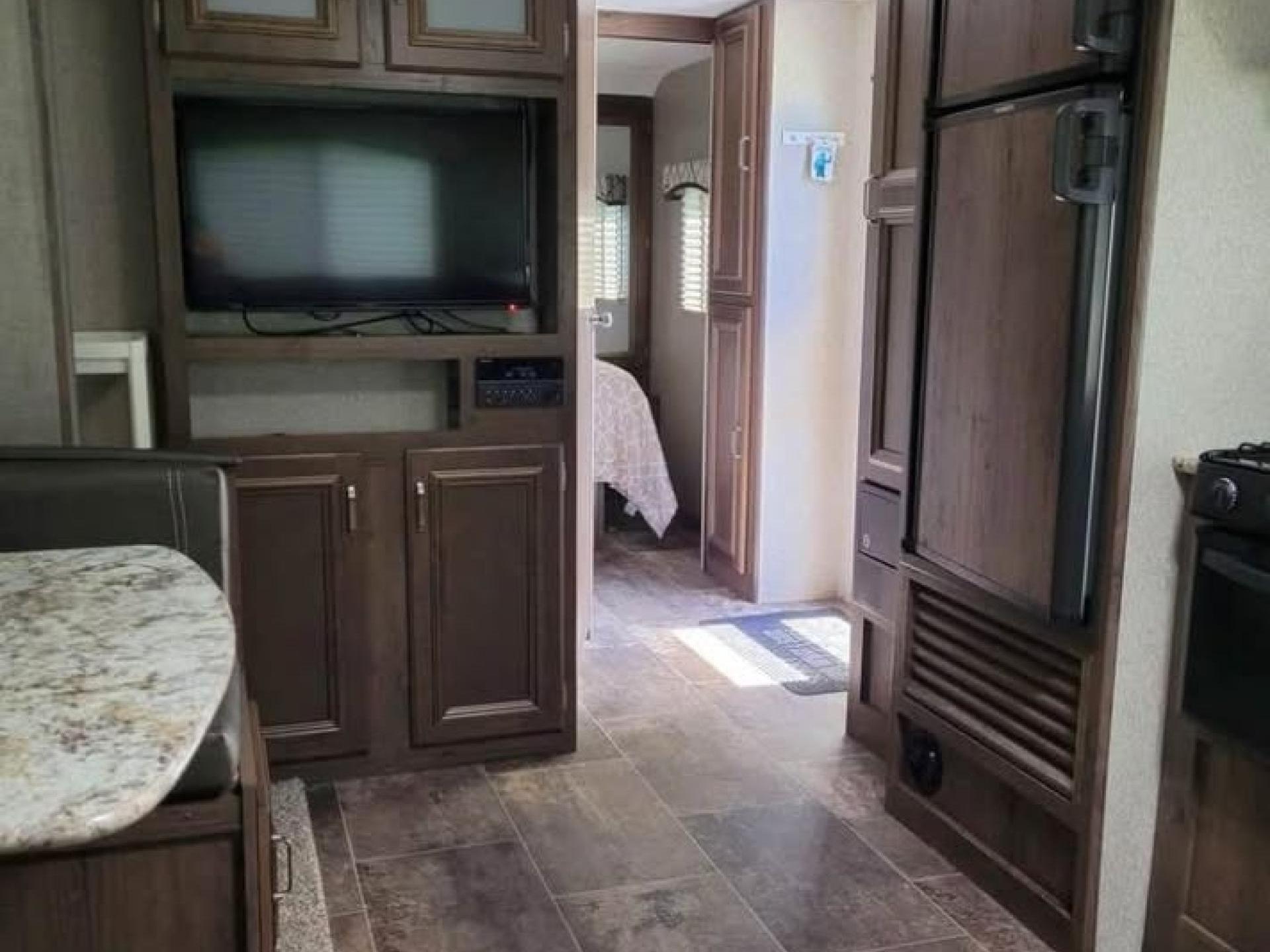 2019 KEYSTONE PASSPORT 2520RLWE