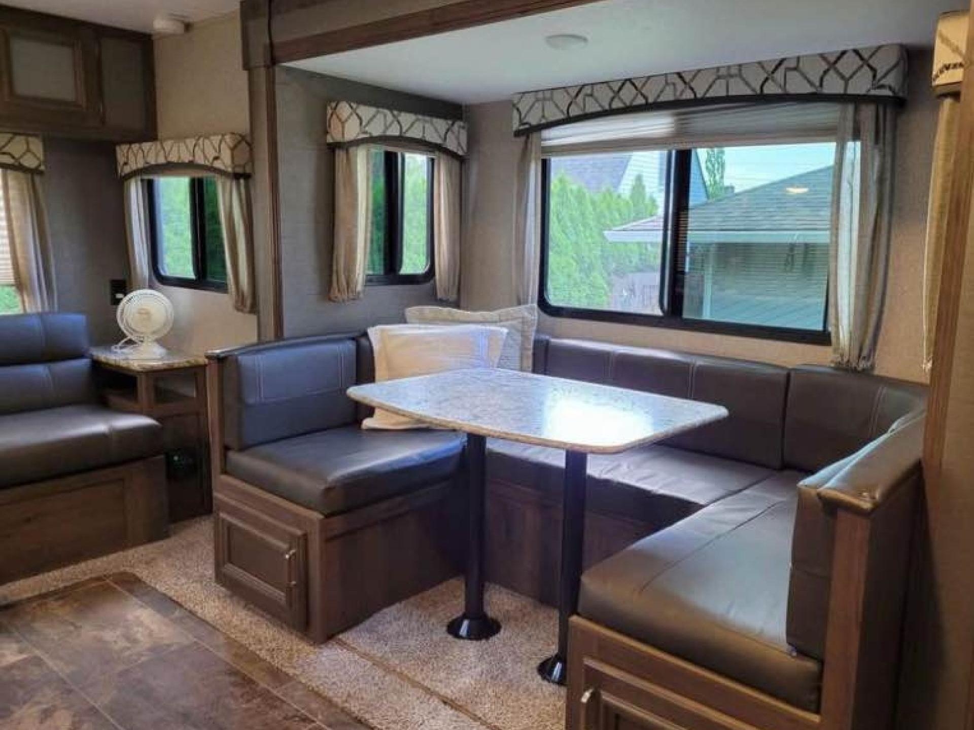 2019 KEYSTONE PASSPORT 2520RLWE