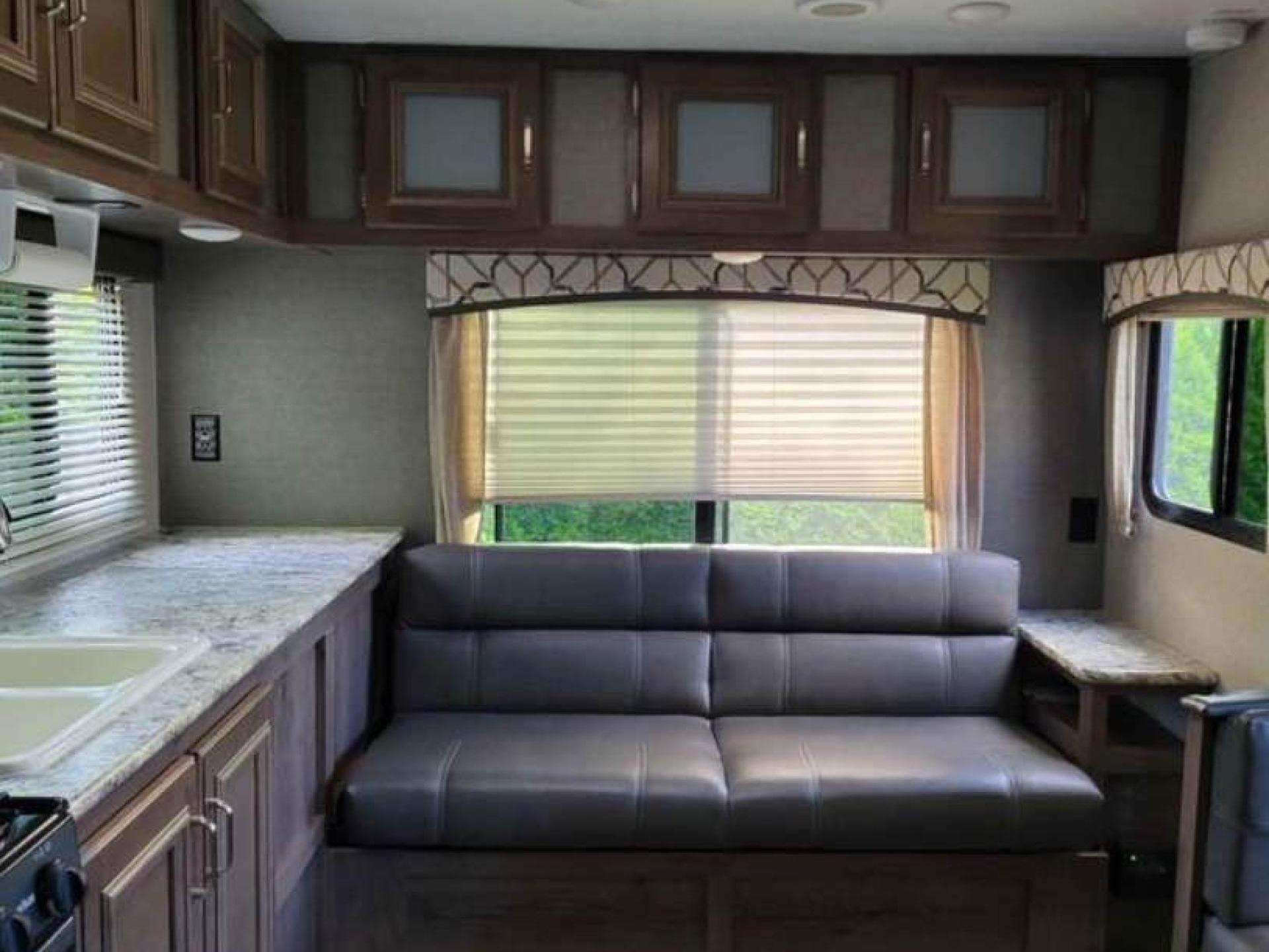 2019 KEYSTONE PASSPORT 2520RLWE