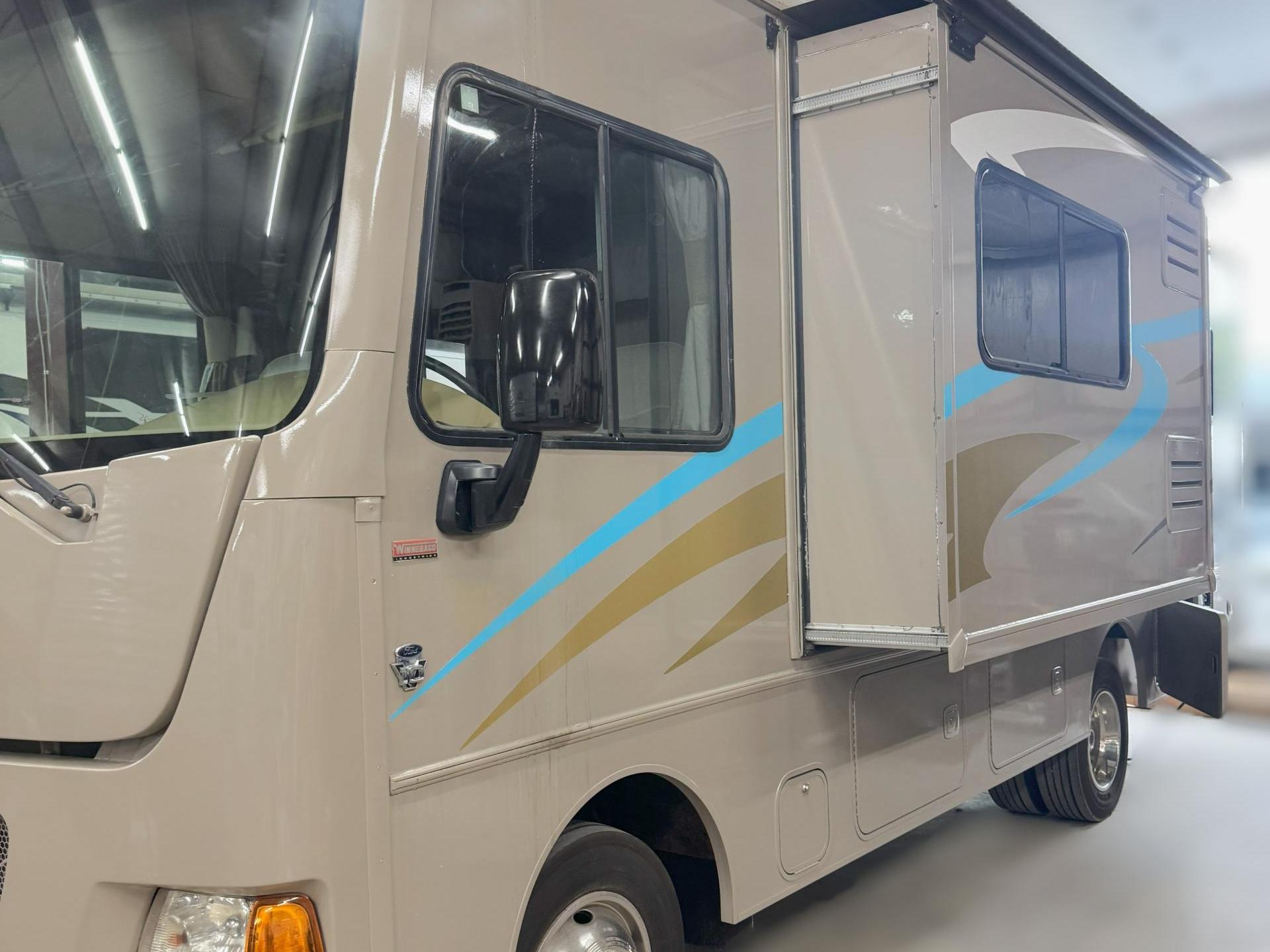 2014 ITASCA SUNSTAR 26HE