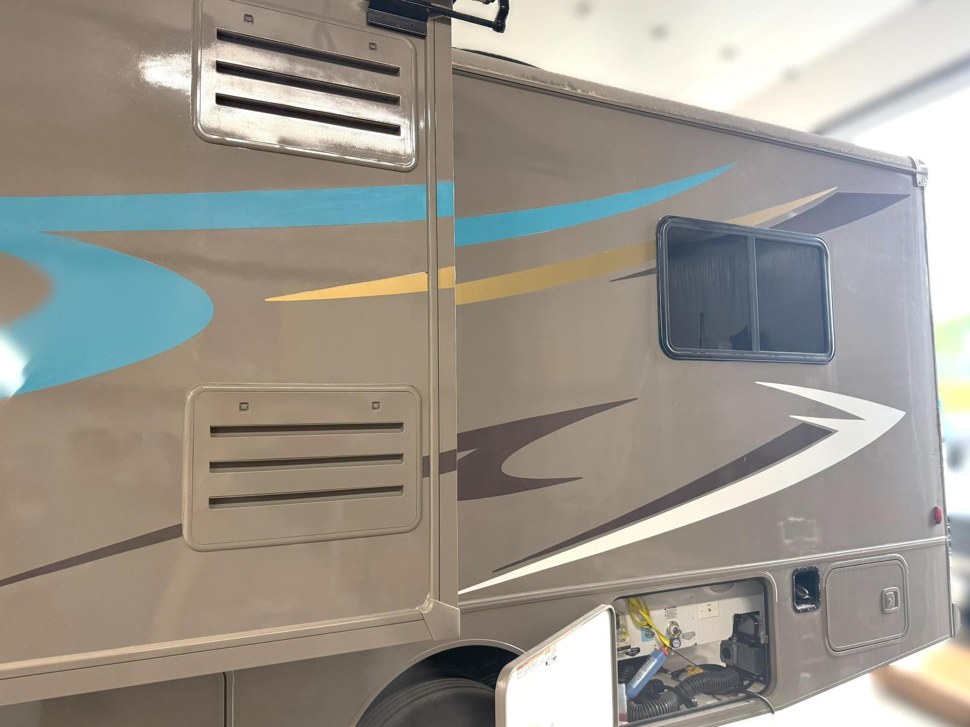 2014 ITASCA SUNSTAR 26HE