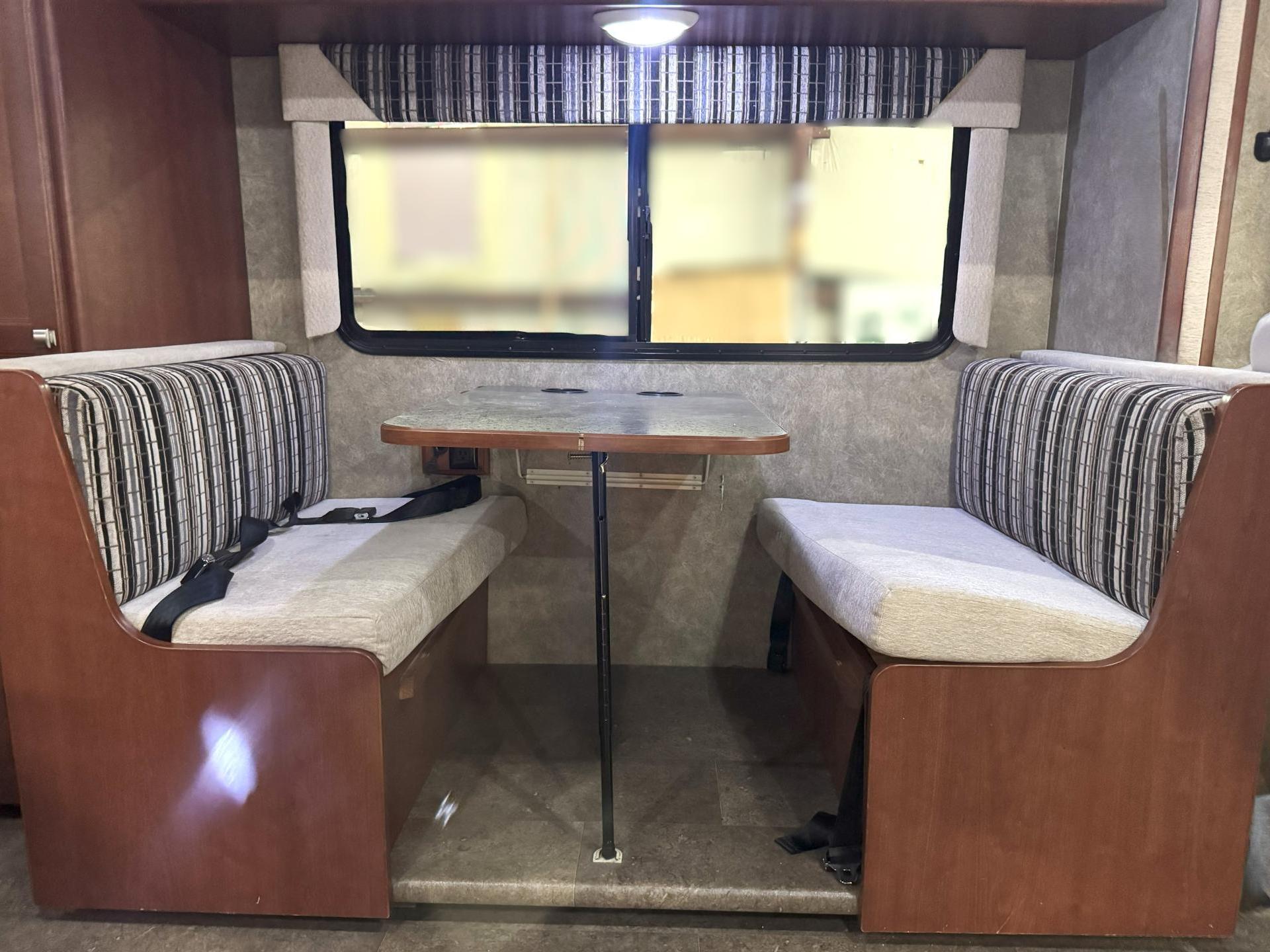 2014 ITASCA SUNSTAR 26HE
